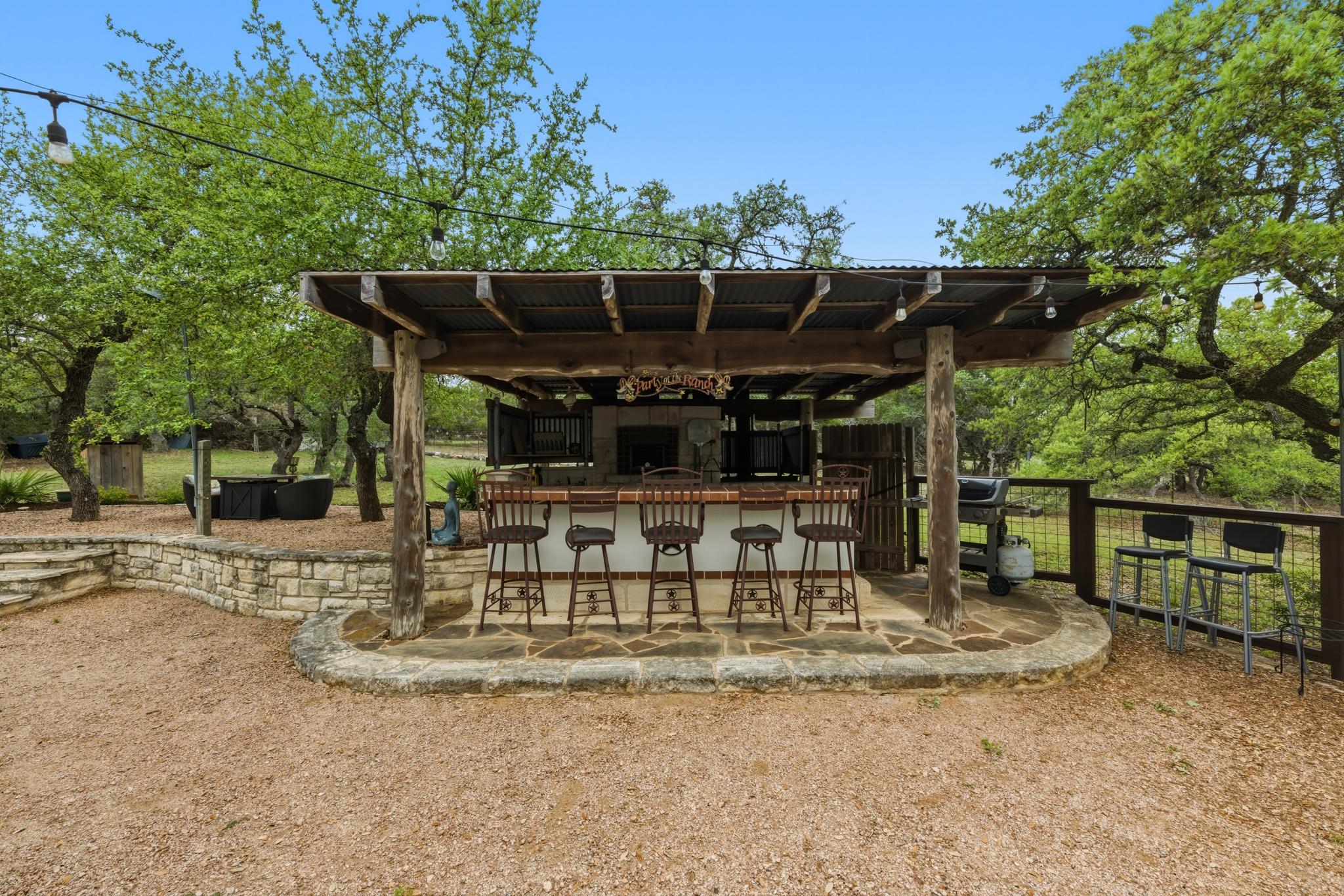 508 S Lariat Cir, Dripping Springs, TX 78620