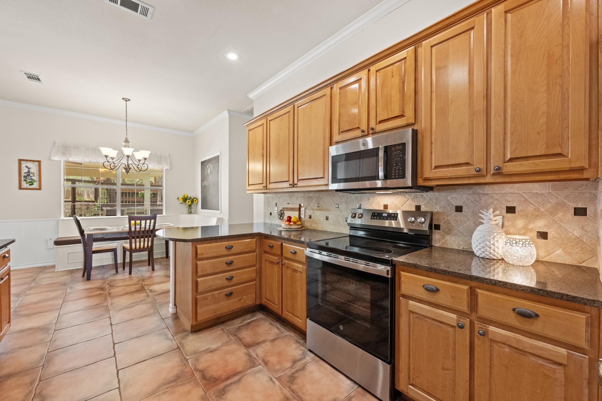 508 S Lariat Cir, Dripping Springs, TX 78620