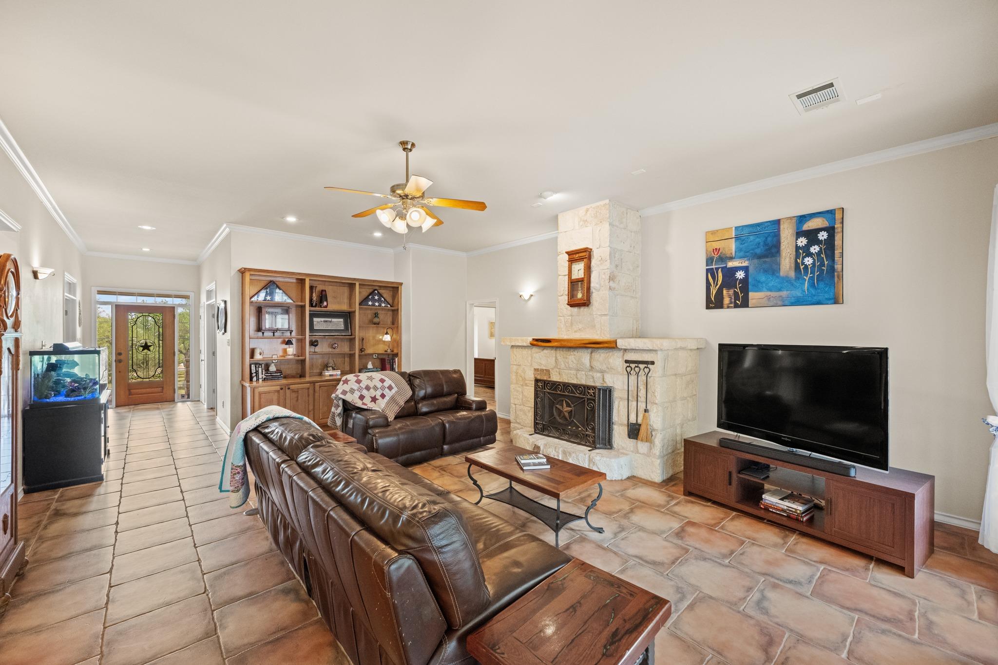 508 S Lariat Cir, Dripping Springs, TX 78620