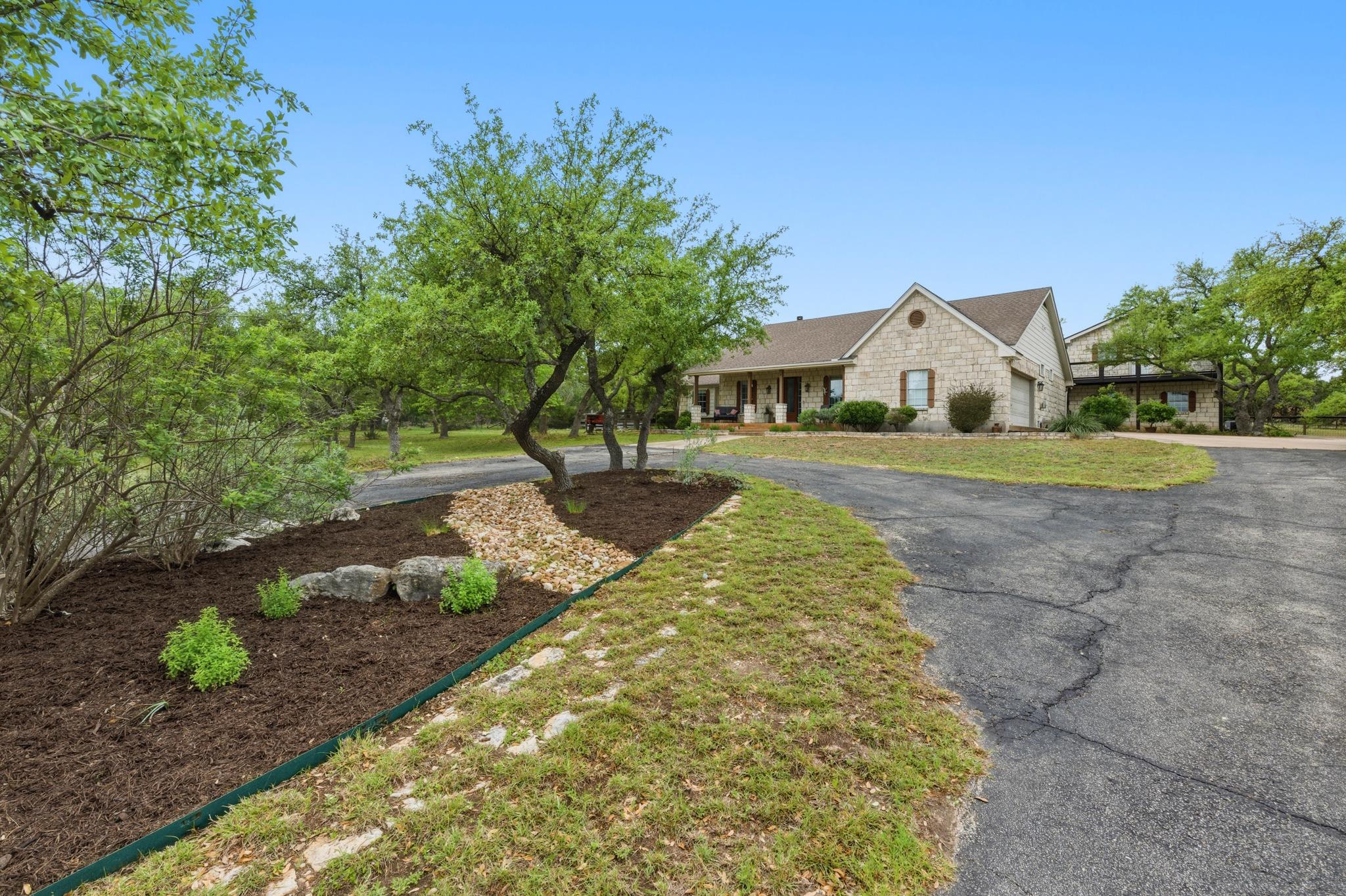 508 S Lariat Cir, Dripping Springs, TX 78620