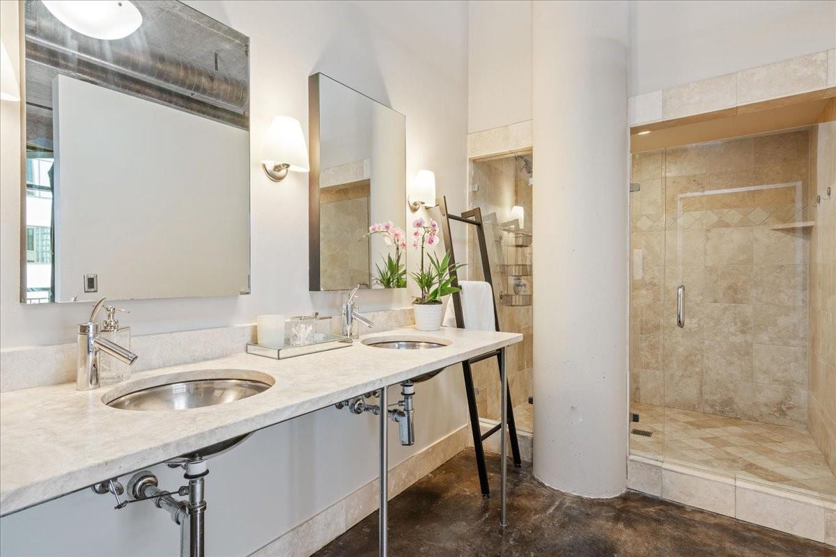 311 W 5th St # 806, Austin, TX 78701