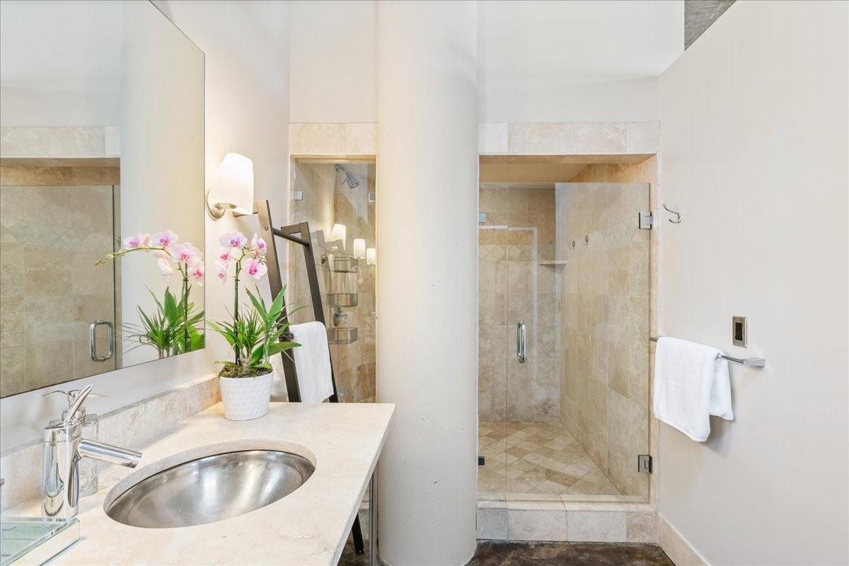 311 W 5th St # 806, Austin, TX 78701