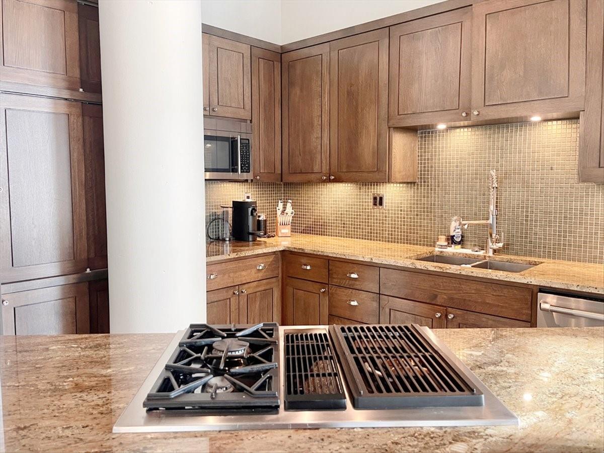 311 W 5th St # 806, Austin, TX 78701