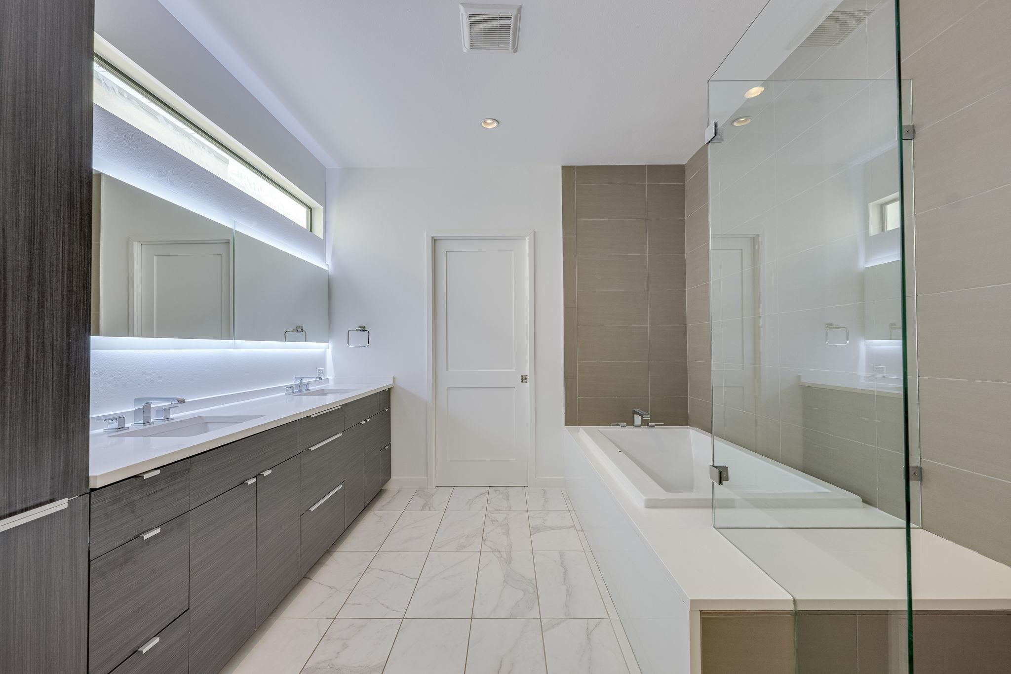 1704 S 5th St # B, Austin, TX 78704