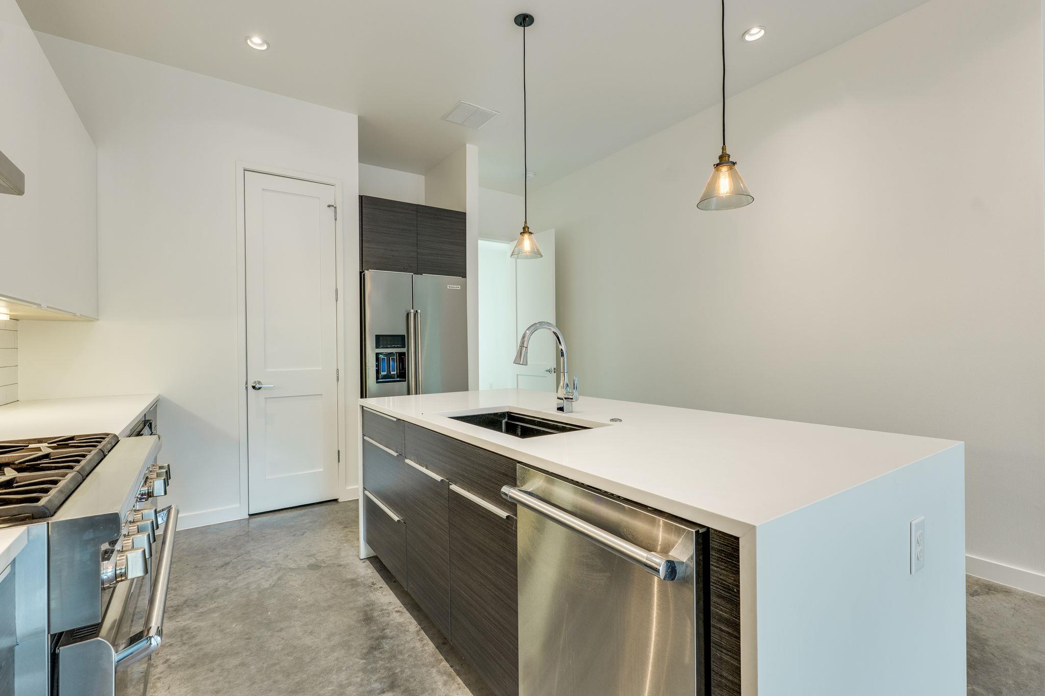 1704 S 5th St # B, Austin, TX 78704