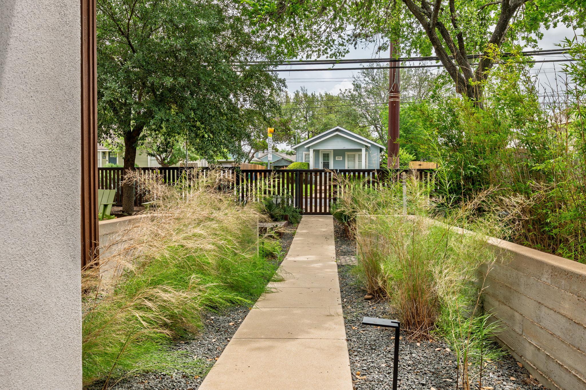 1704 S 5th St # B, Austin, TX 78704