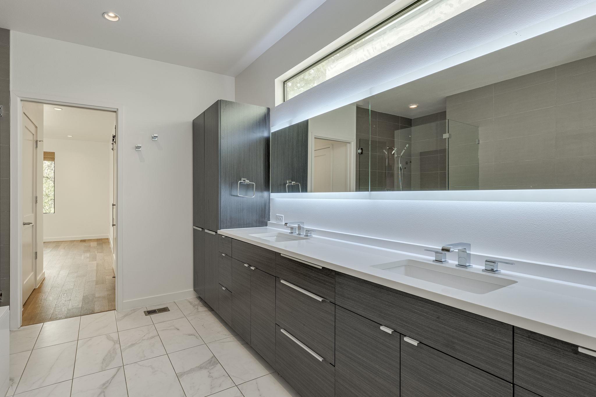 1704 S 5th St # B, Austin, TX 78704