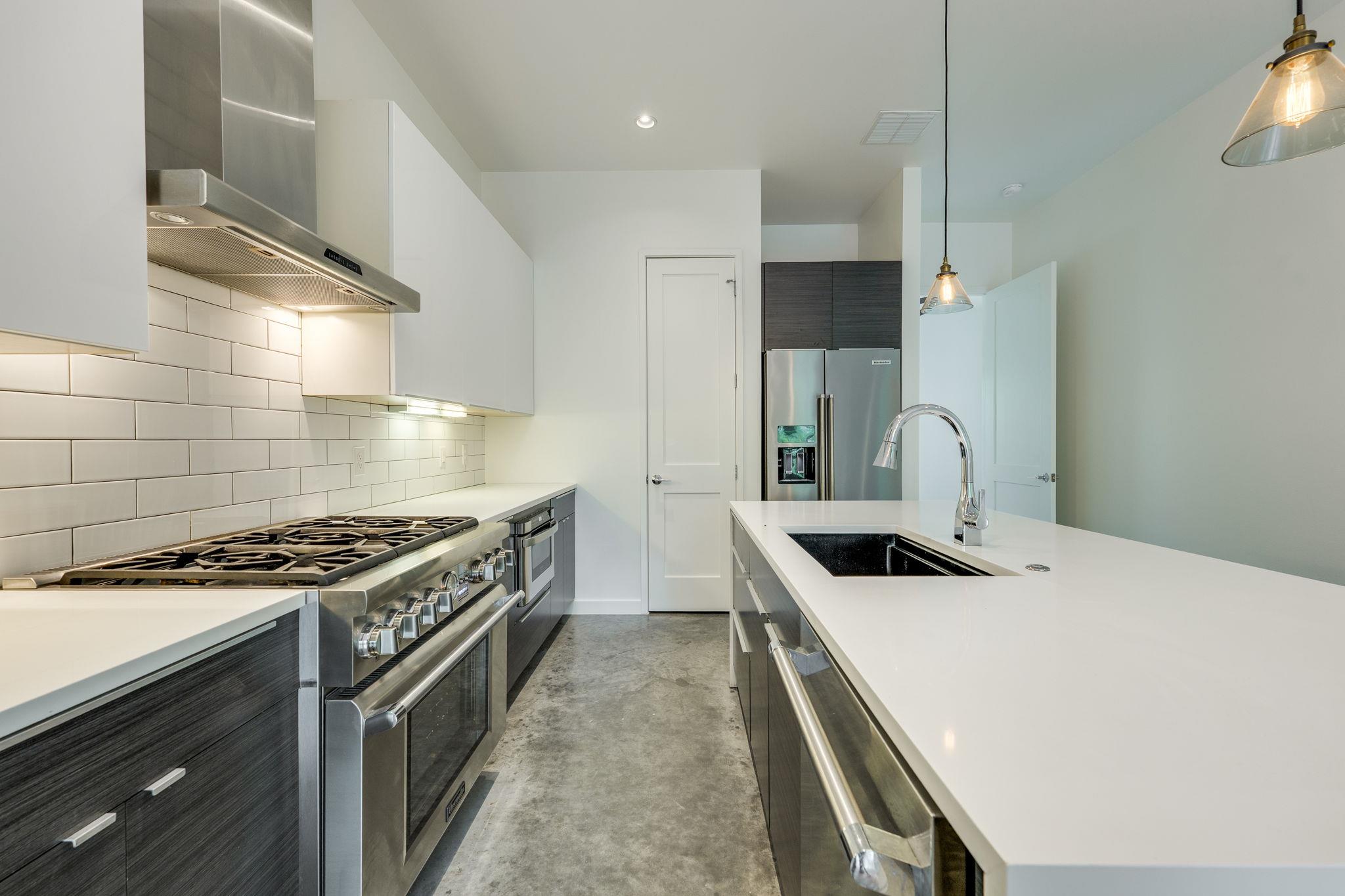 1704 S 5th St # B, Austin, TX 78704