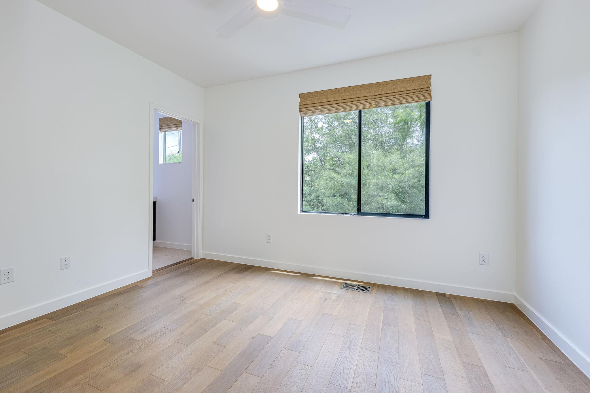 1704 S 5th St # B, Austin, TX 78704