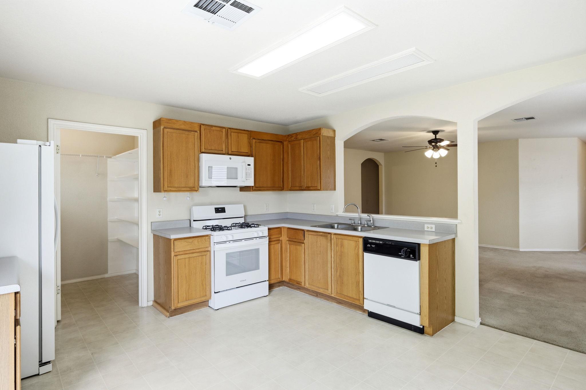 3807 Haleys Way, Round Rock, TX 78665