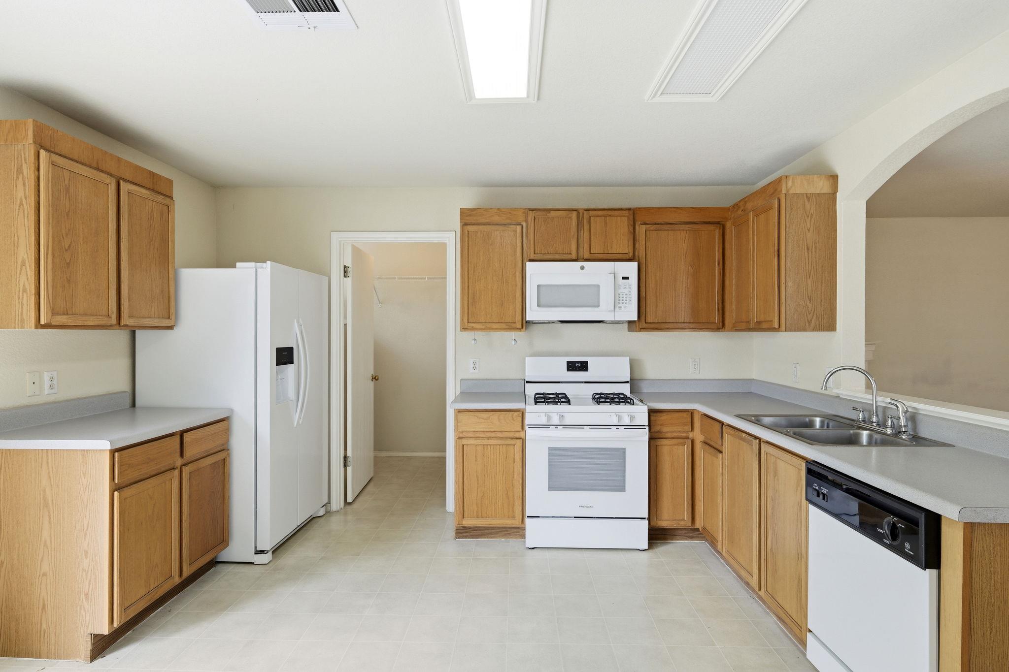 3807 Haleys Way, Round Rock, TX 78665