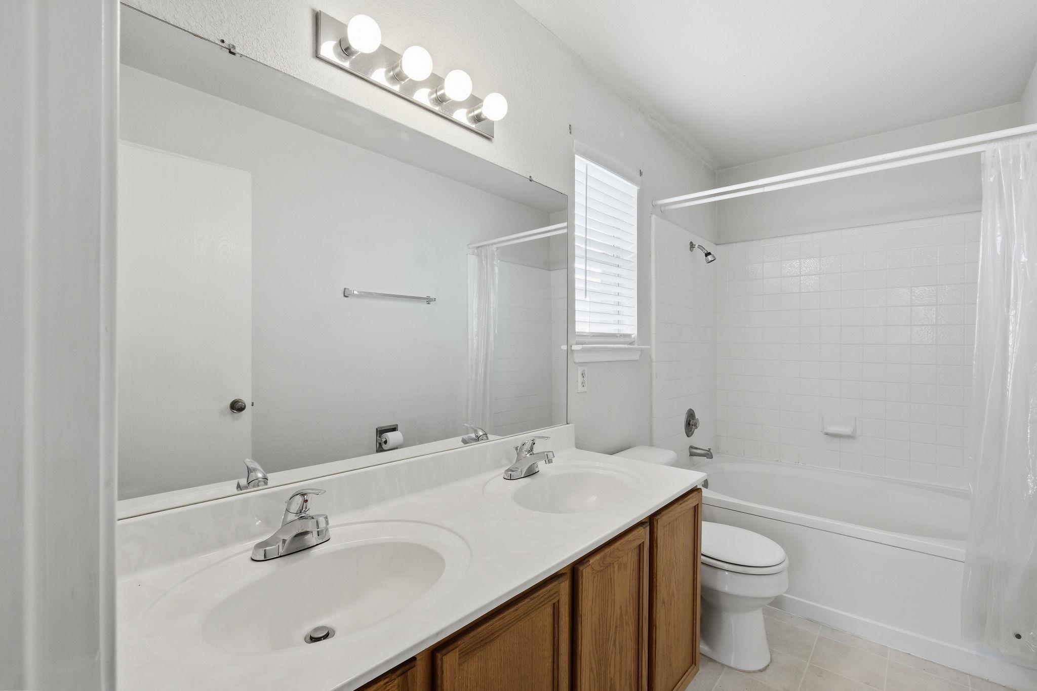 3807 Haleys Way, Round Rock, TX 78665