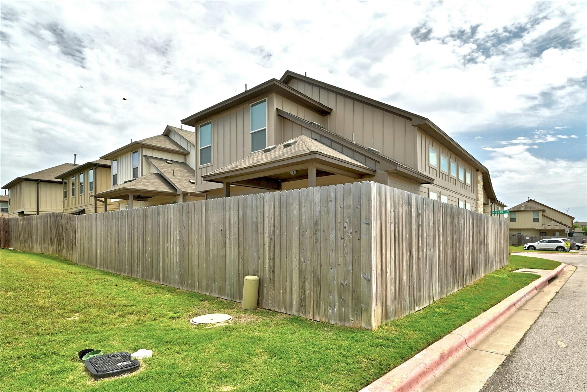 912 Sleepy Dell Ln, Austin, TX 78748