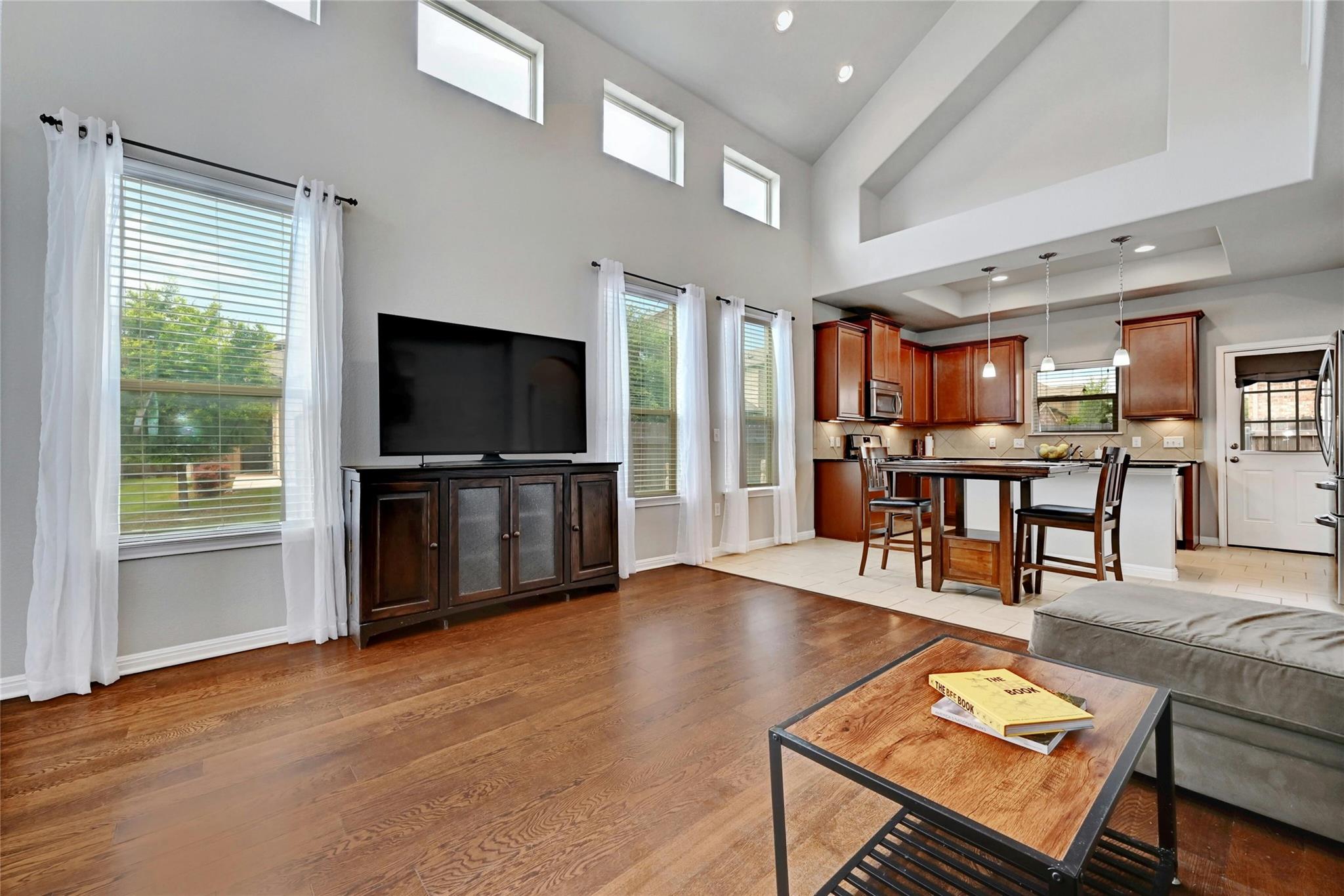 912 Sleepy Dell Ln, Austin, TX 78748