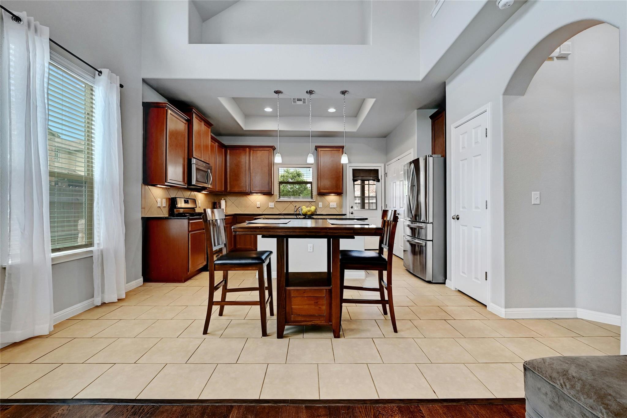 912 Sleepy Dell Ln, Austin, TX 78748