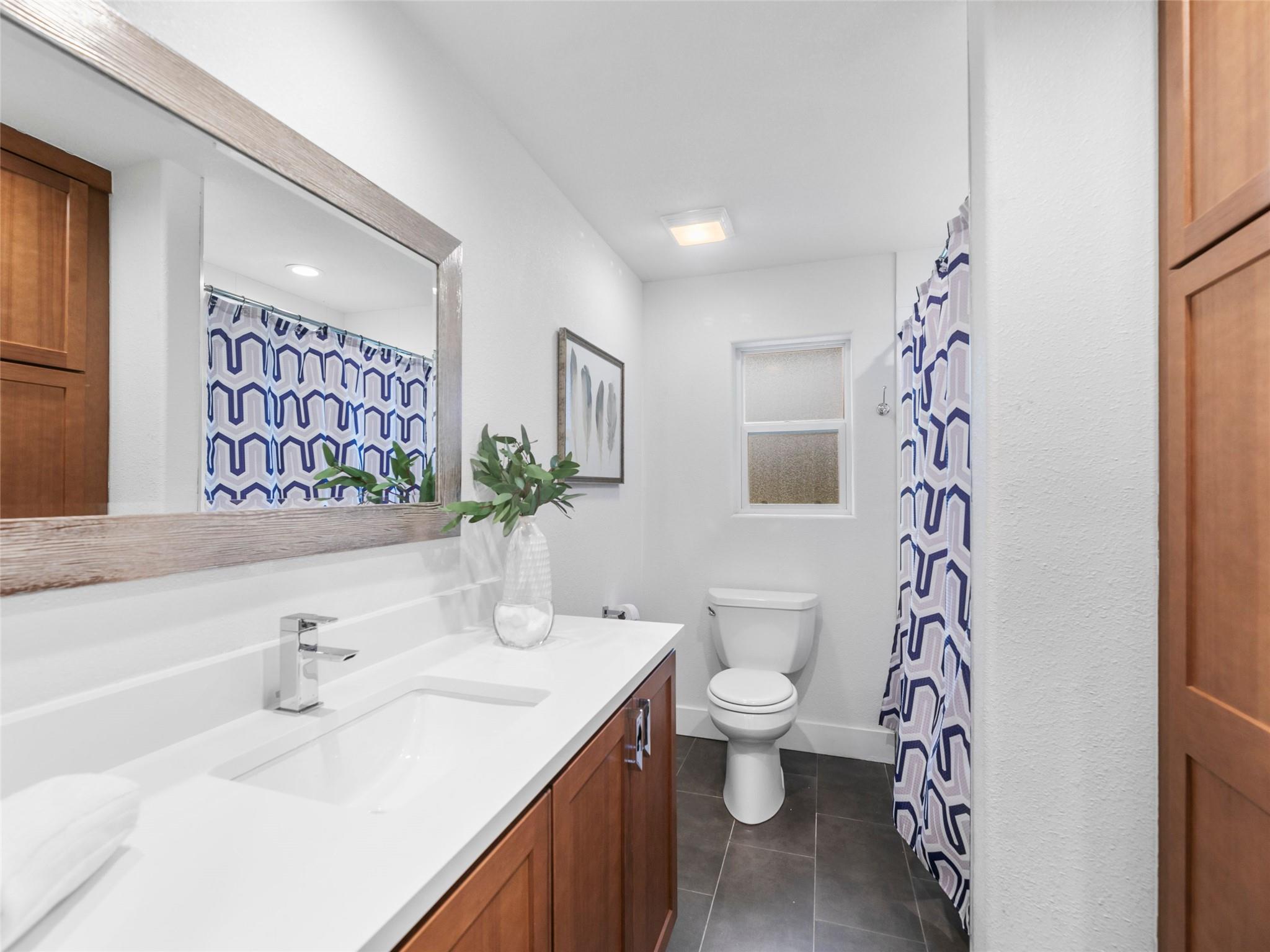 1003 Porpoise St, Lakeway, TX 78734