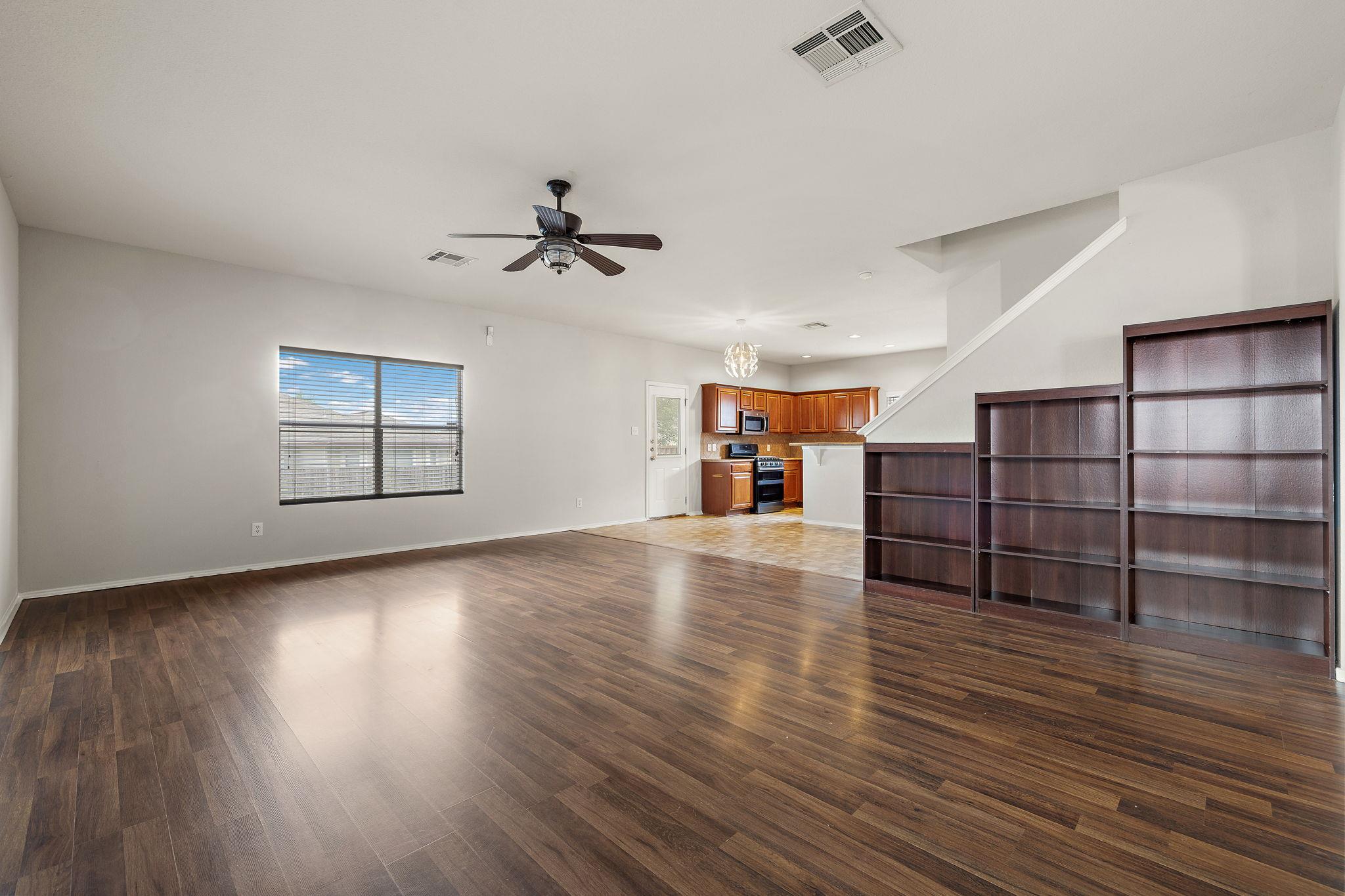 513 Friendship Cv, Leander, TX 78641