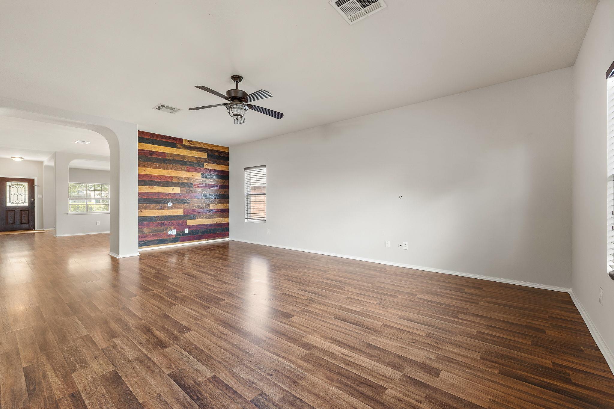 513 Friendship Cv, Leander, TX 78641