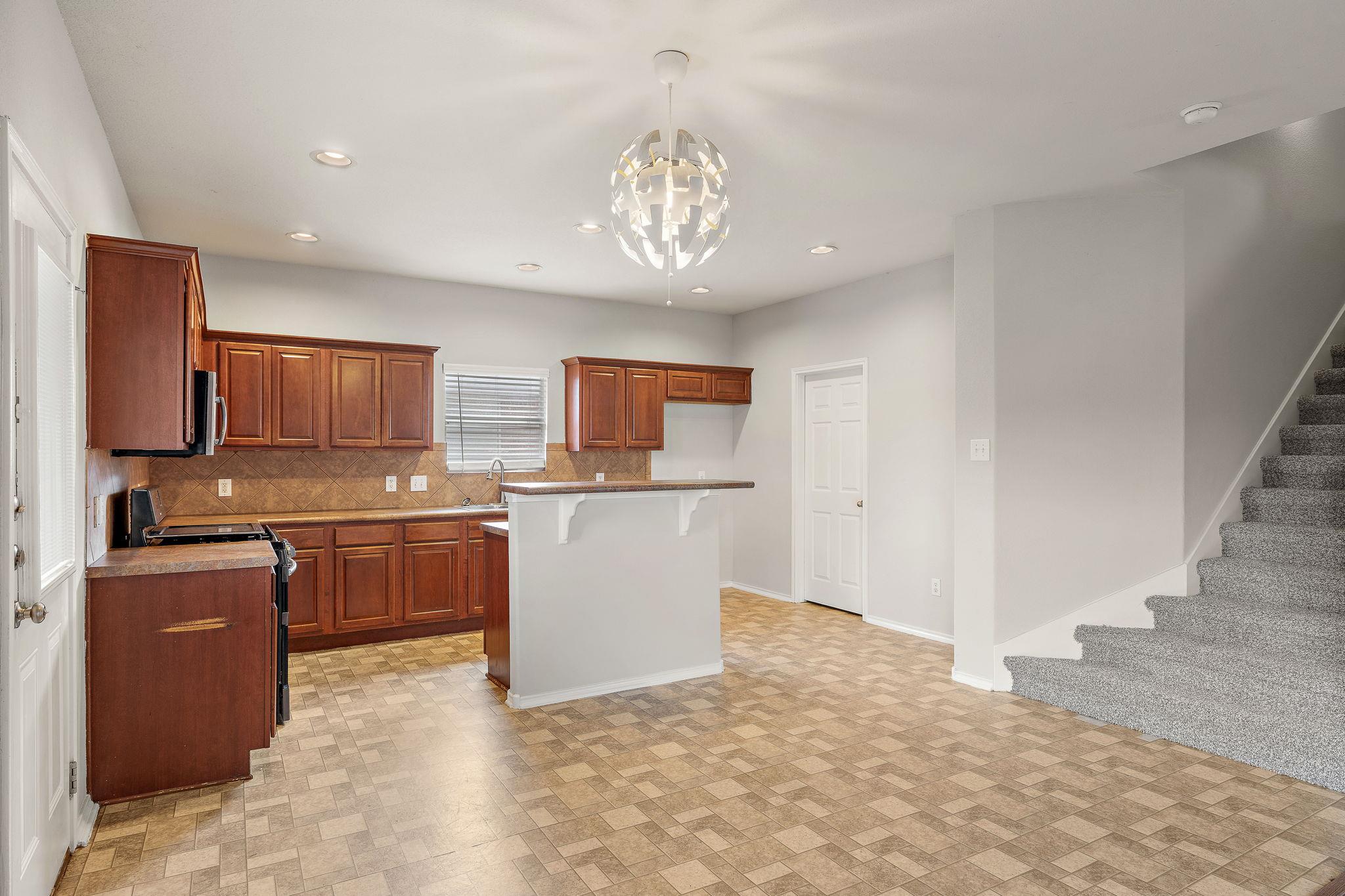 513 Friendship Cv, Leander, TX 78641