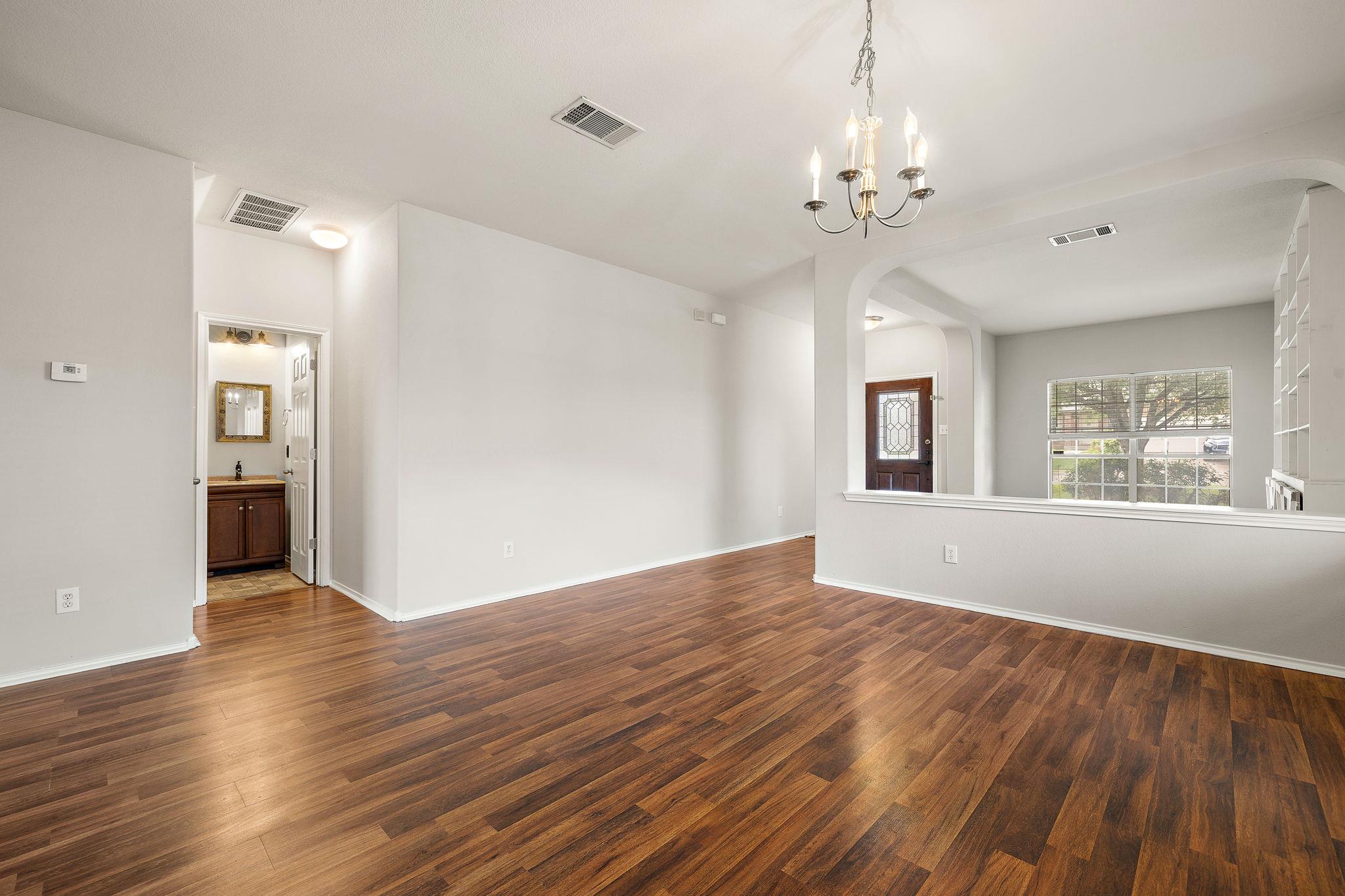 513 Friendship Cv, Leander, TX 78641