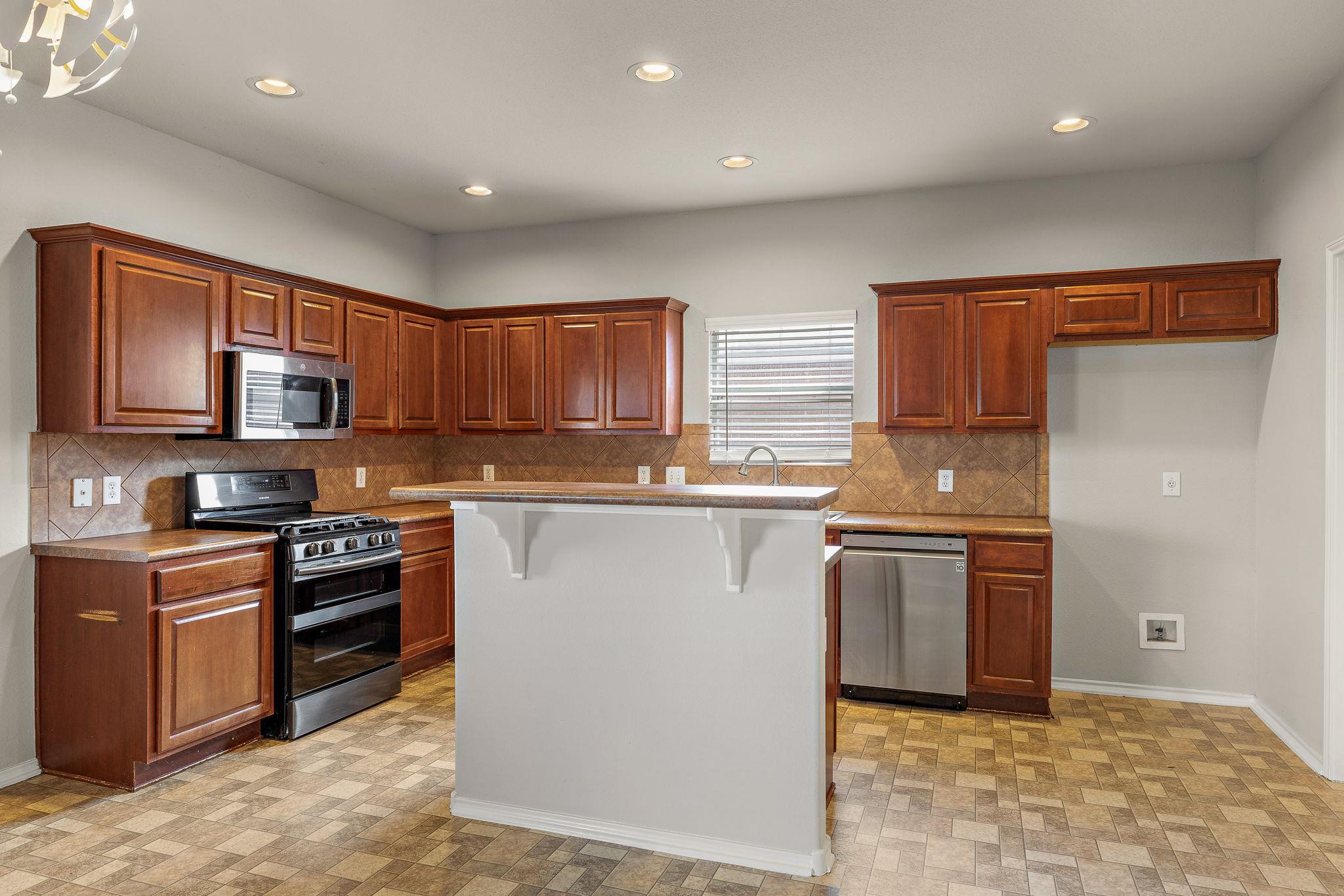 513 Friendship Cv, Leander, TX 78641