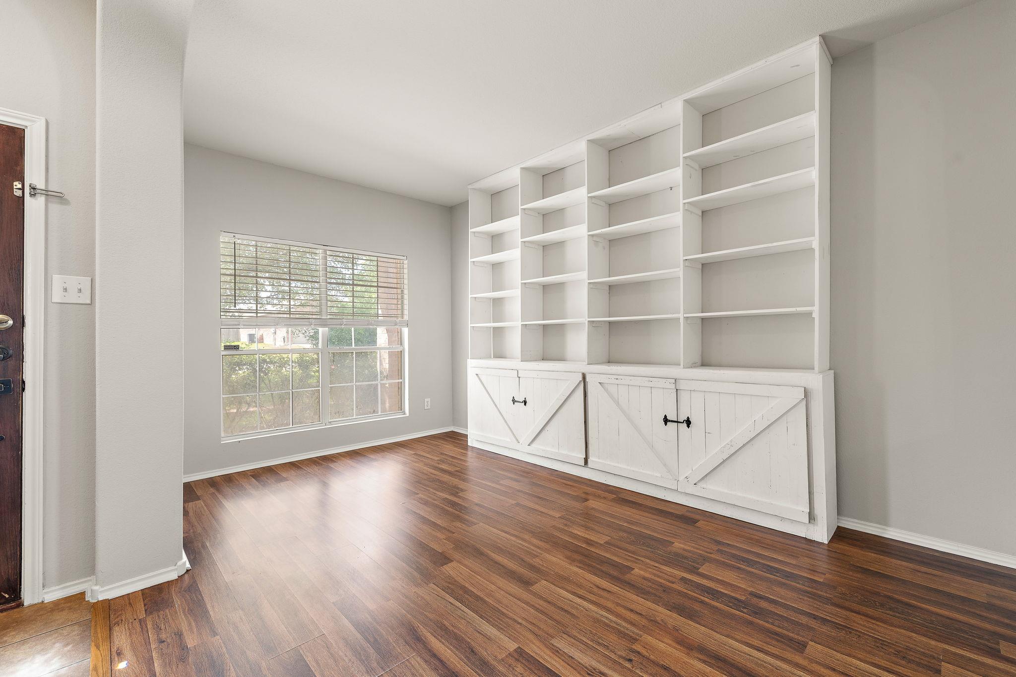 513 Friendship Cv, Leander, TX 78641