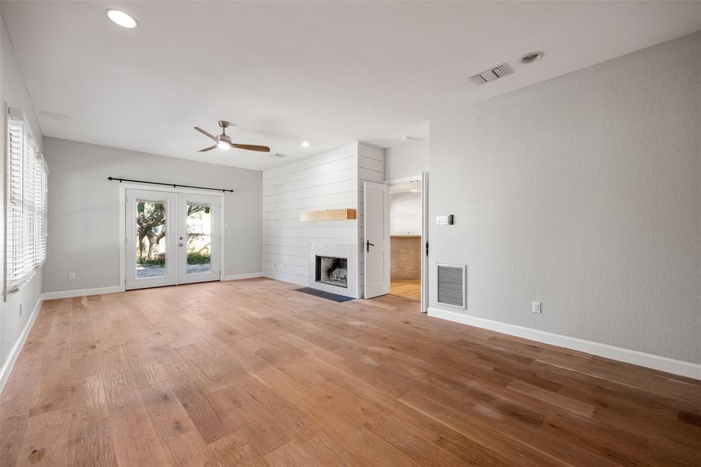 6 Sunview Rd, The Hills, TX 78738