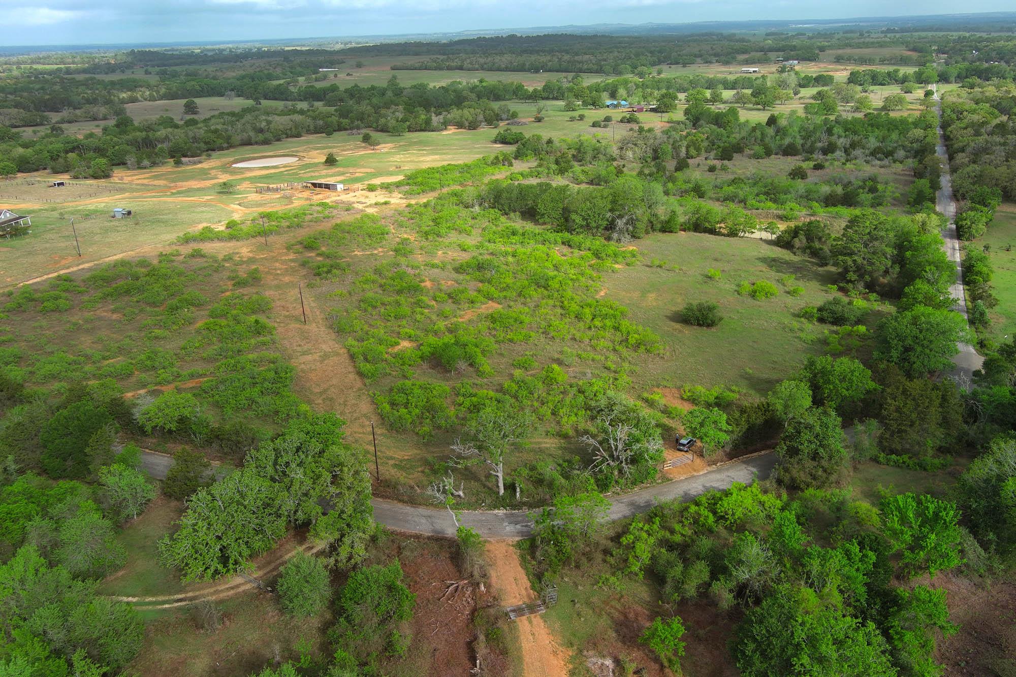 335 Frenzel Cut Off, Paige, TX 78659