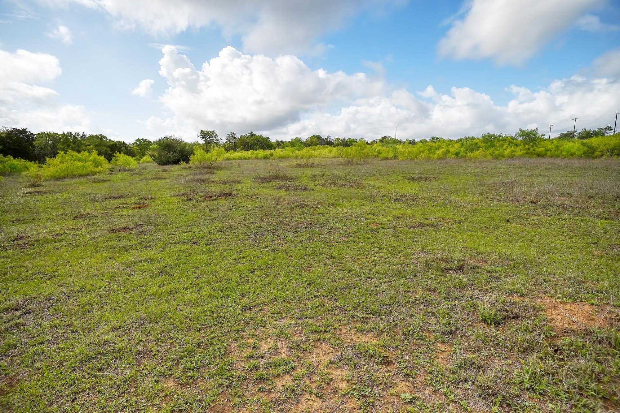 335 Frenzel Cut Off, Paige, TX 78659