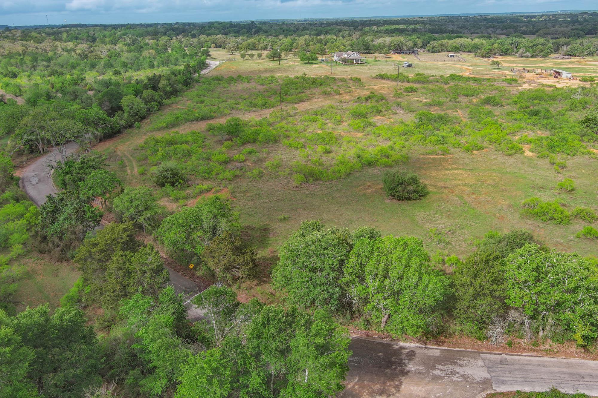 335 Frenzel Cut Off, Paige, TX 78659