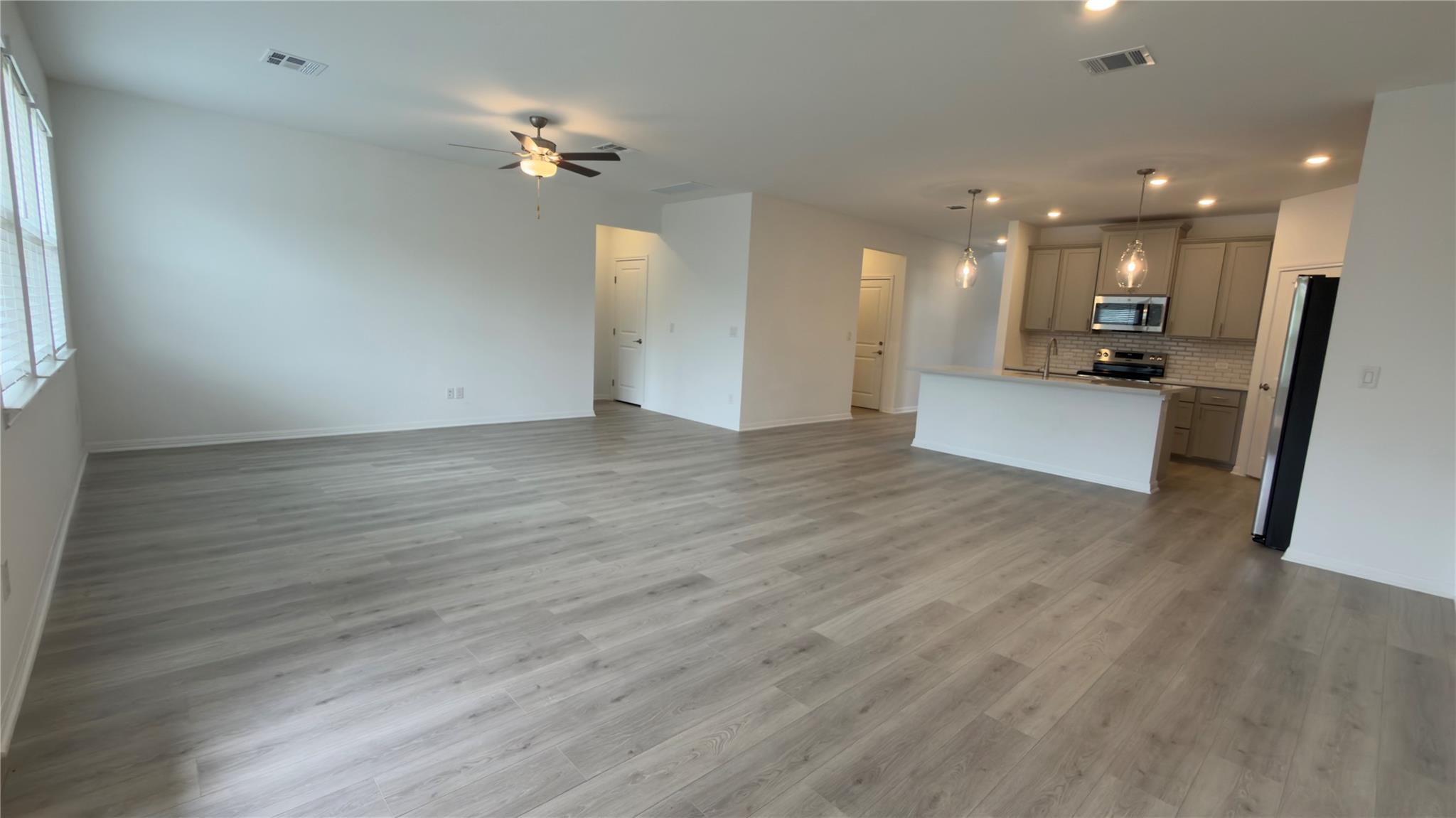 523 Andesite Cv, Liberty Hill, TX 78642