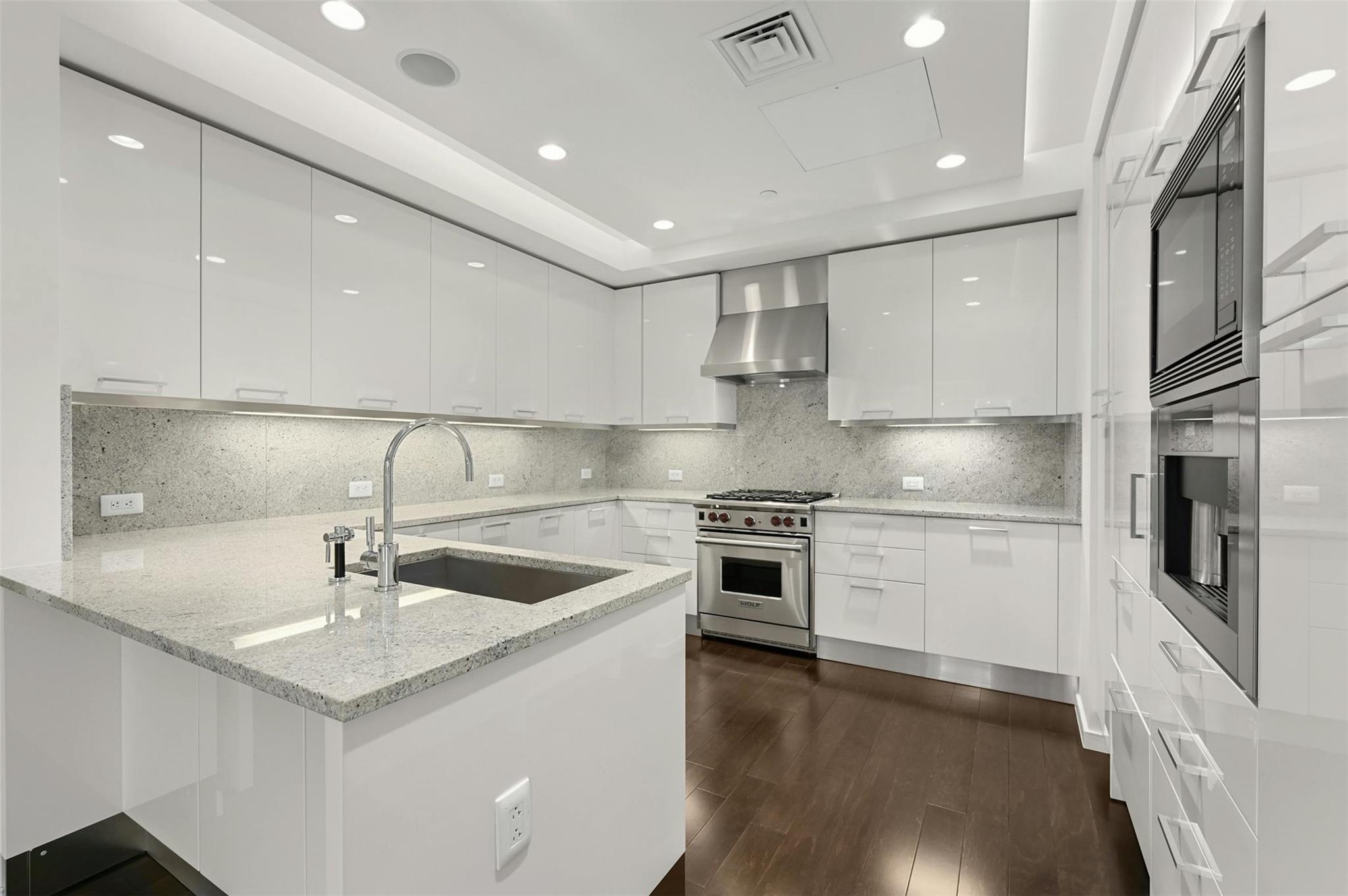 200 Congress Ave # 24B, Austin, TX 78701