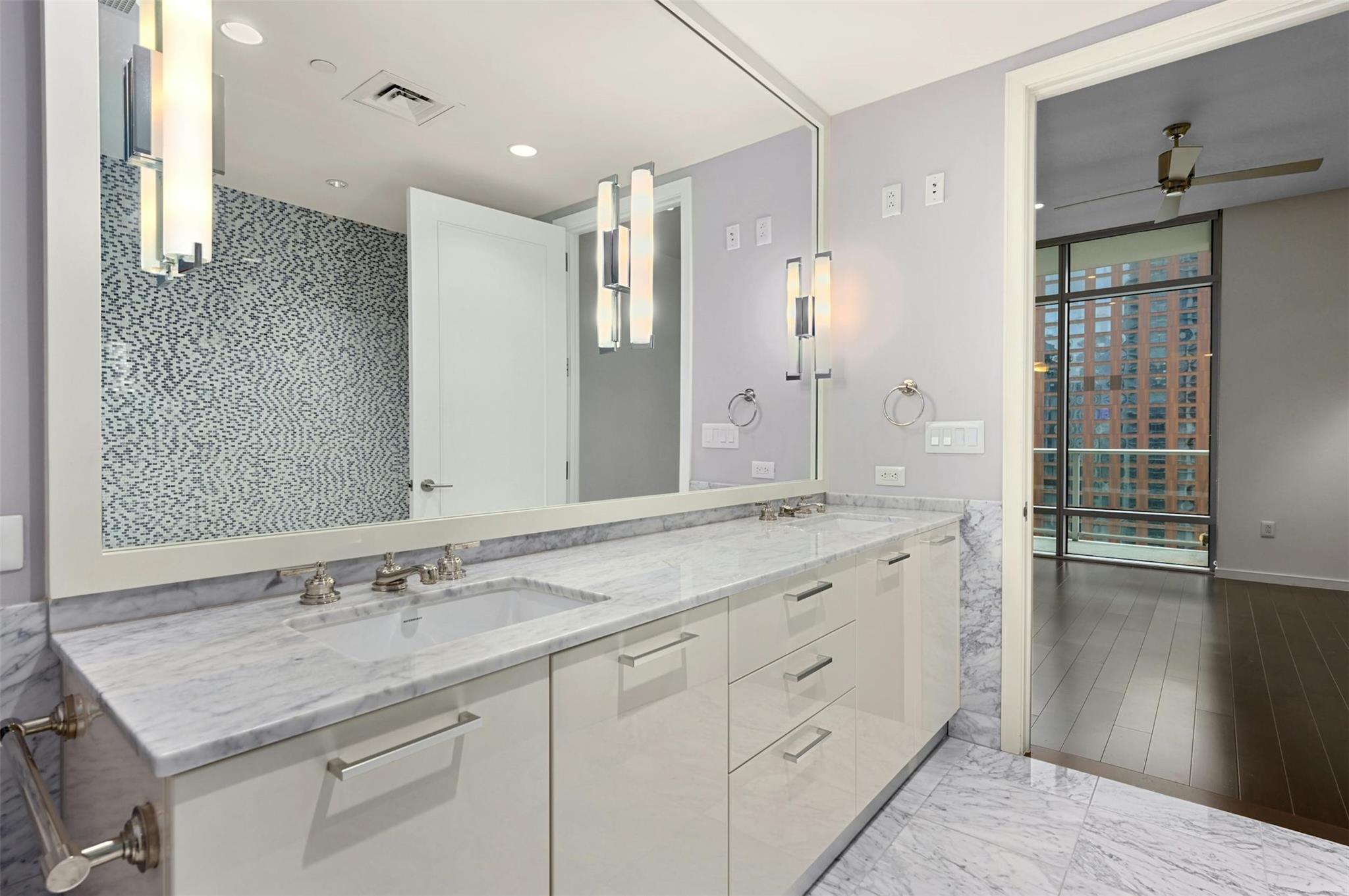 200 Congress Ave # 24B, Austin, TX 78701