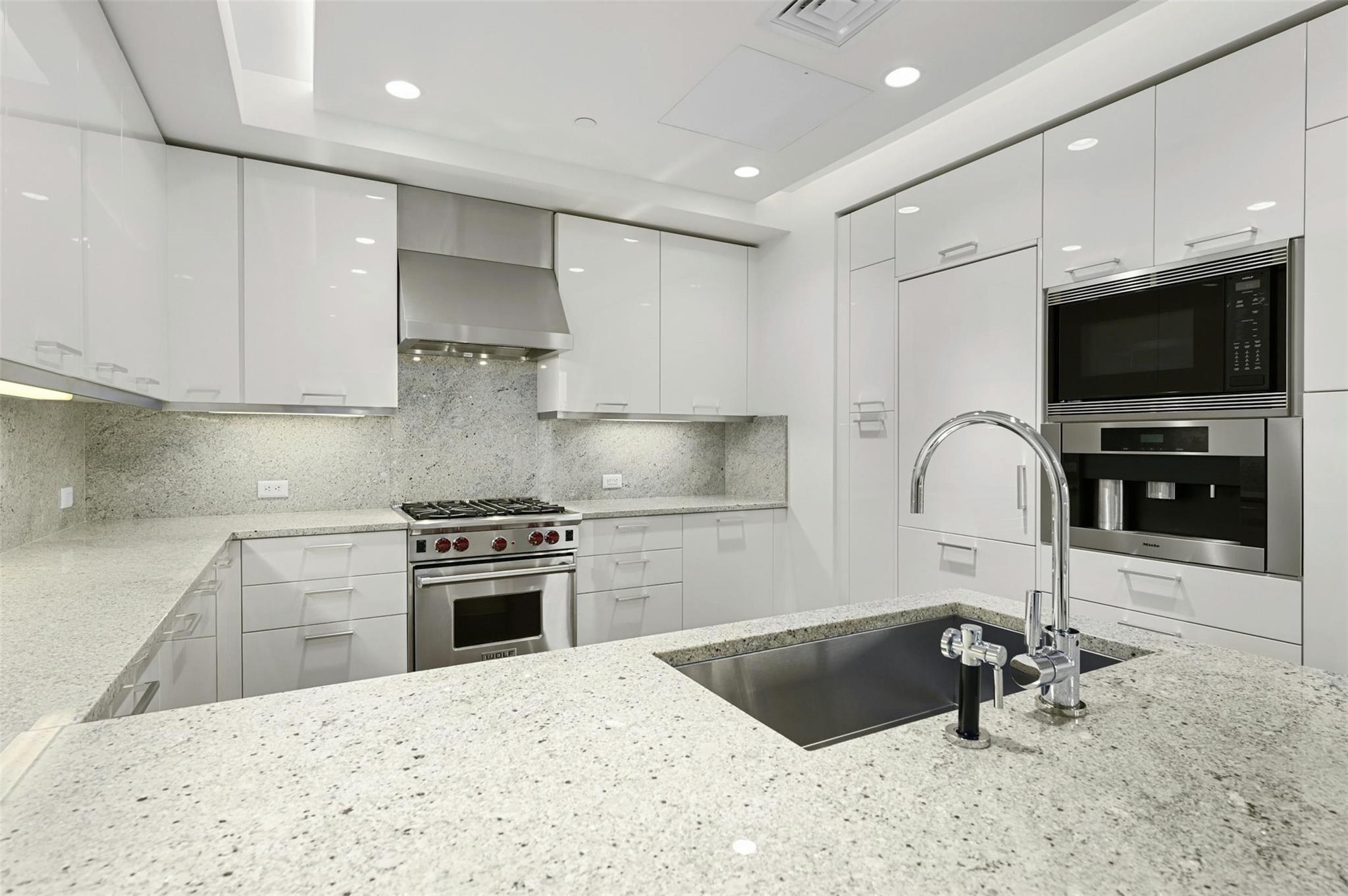 200 Congress Ave # 24B, Austin, TX 78701