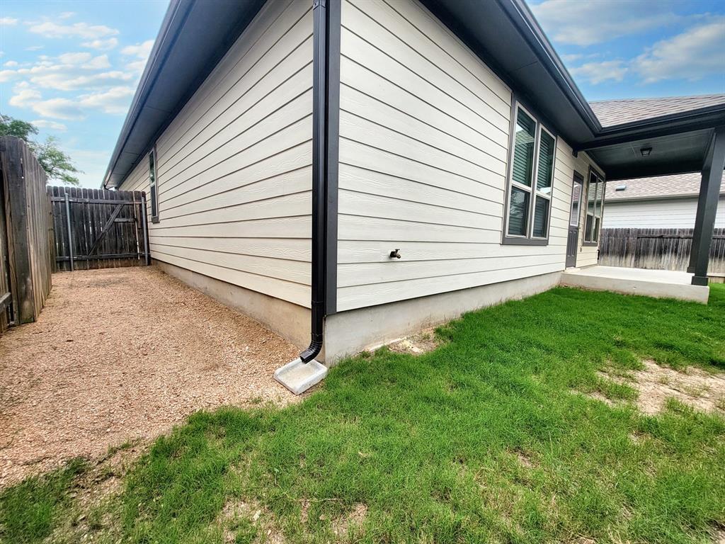 1612 Winding Stream Trl, Leander, TX 78641