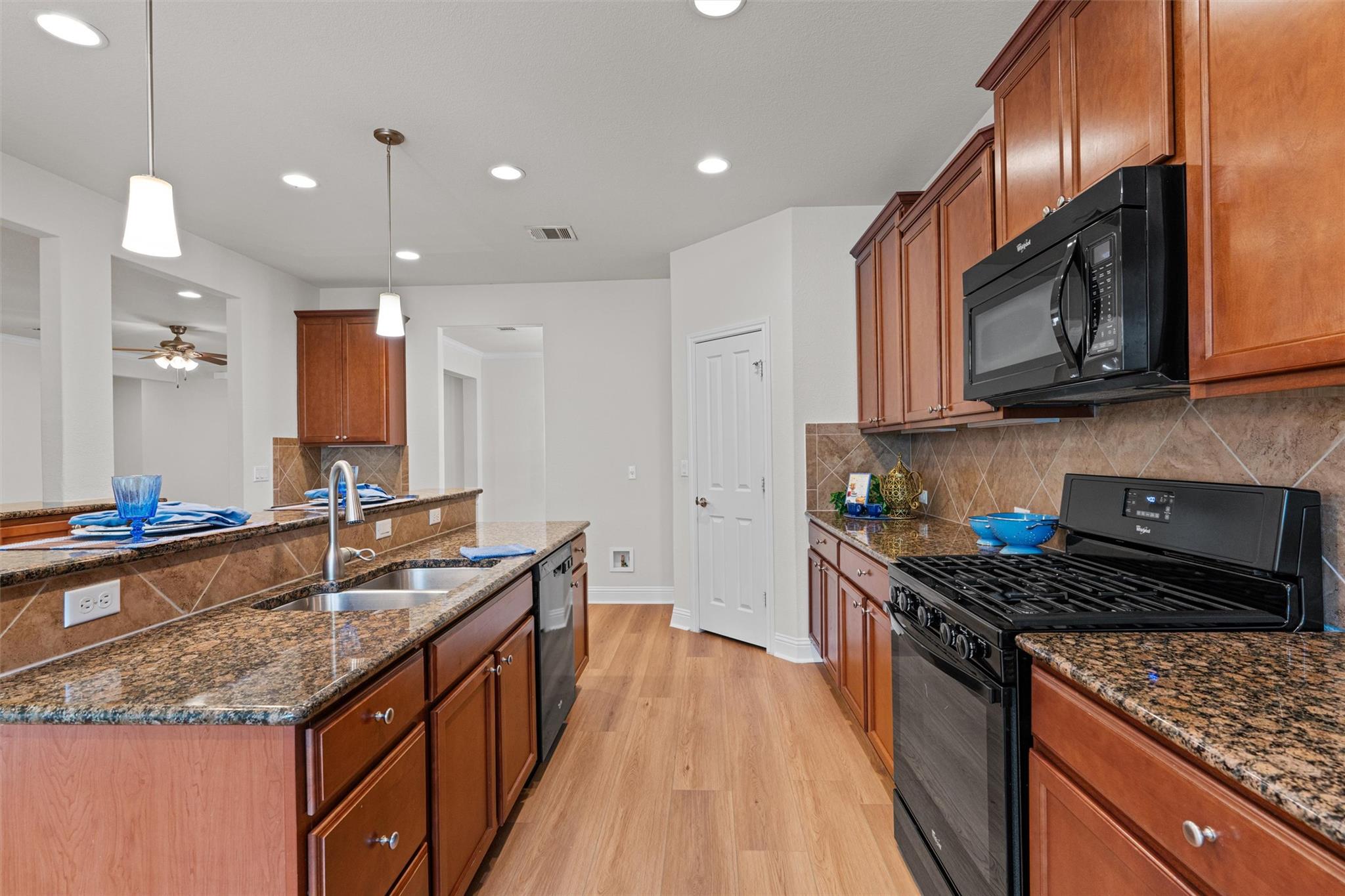 509 Davis Mountain Cir, Georgetown, TX 78633