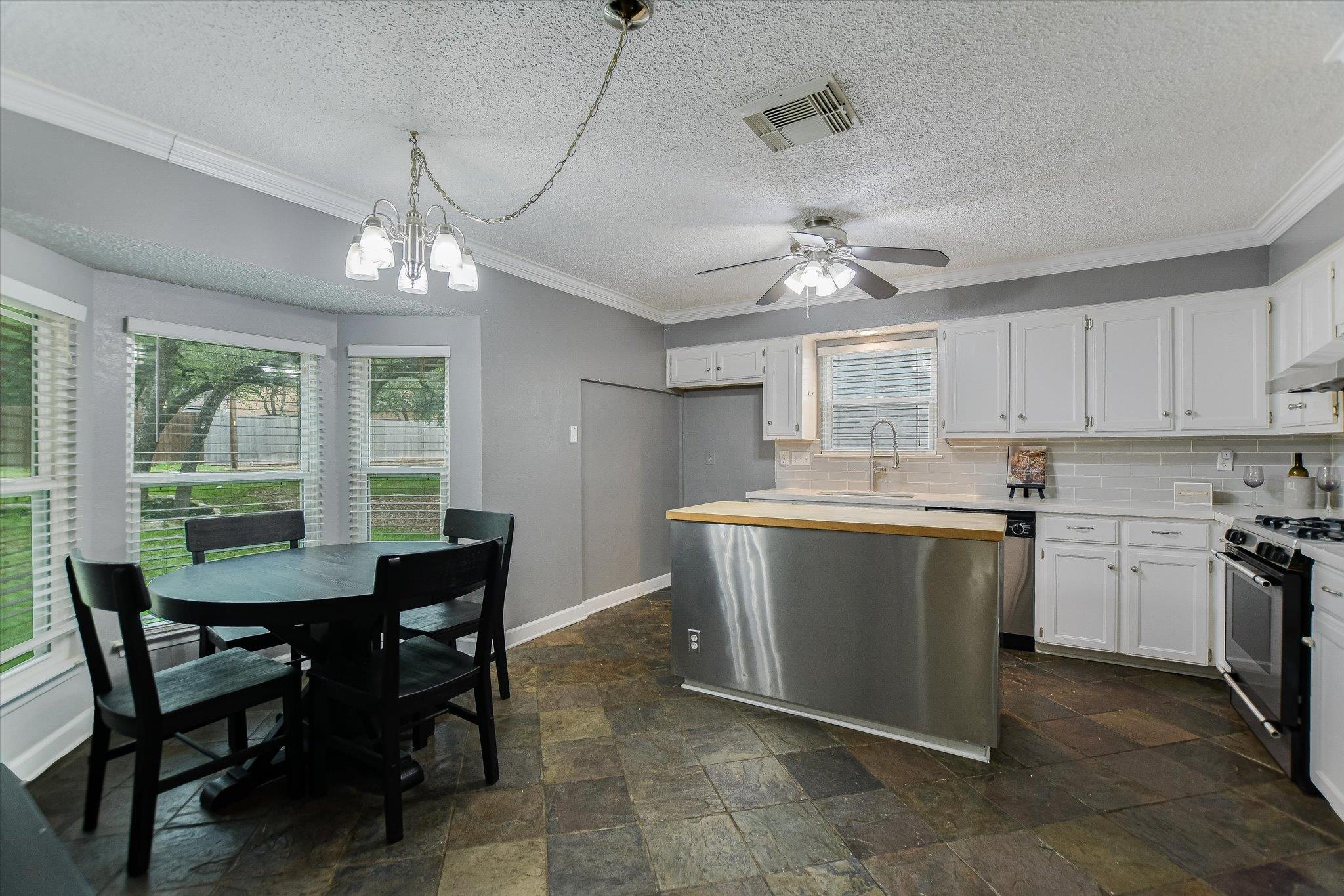 5810 Secrest Dr, Austin, TX 78759