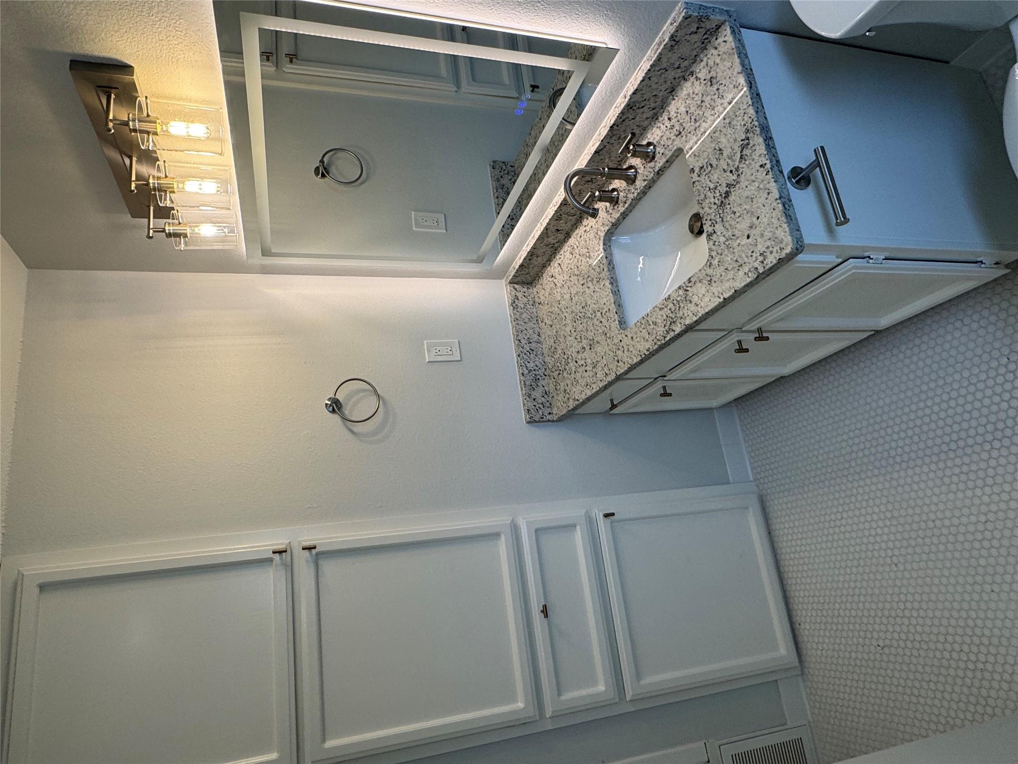 1604 W. 40th St # b, Austin, TX 78756