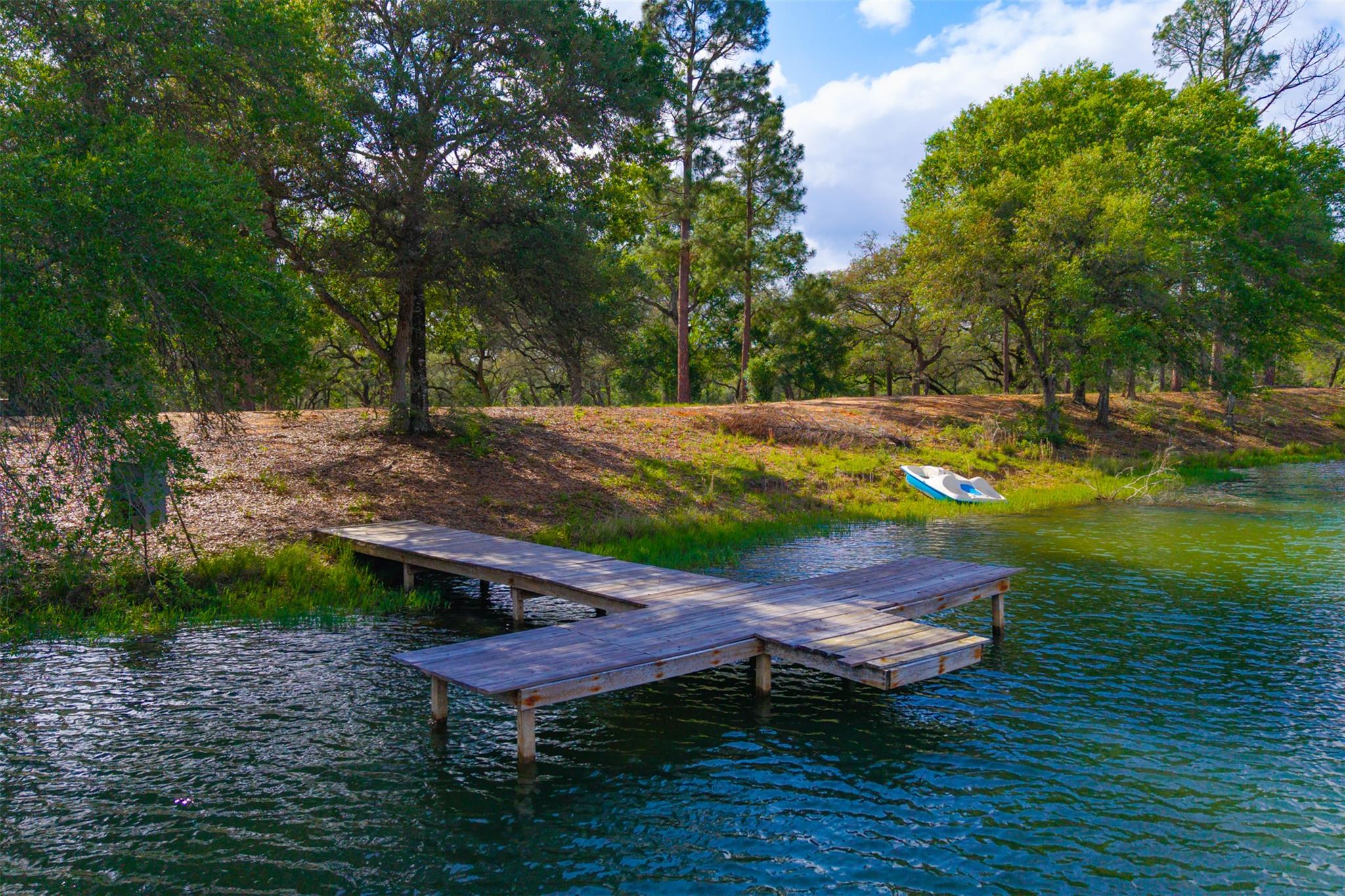 1106 N County Rd 255, Garwood, TX 77442