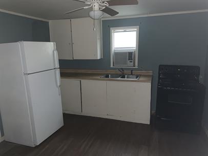 518 Laredo St, Lockhart, TX 78644