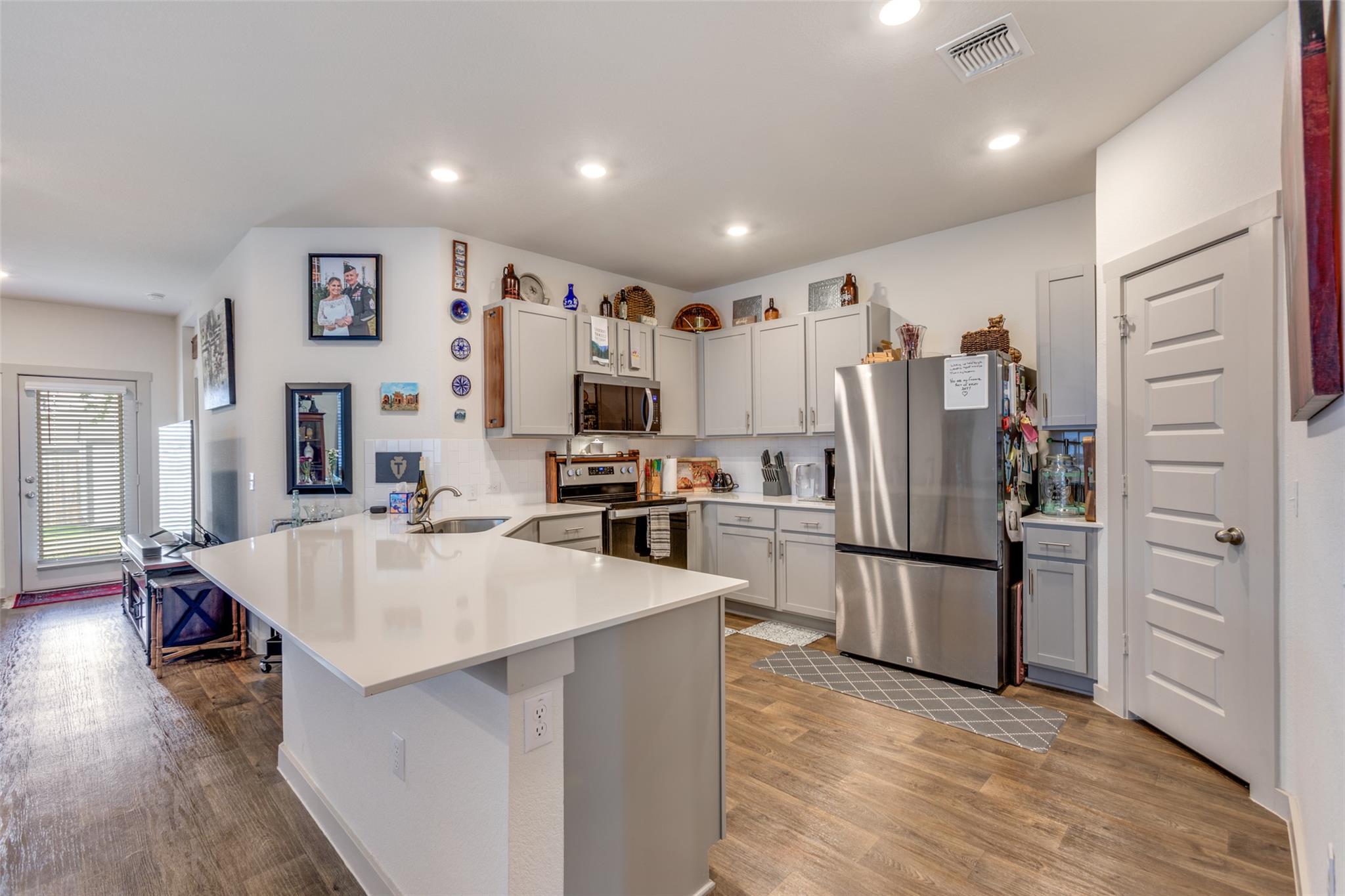 822 Pease River Way, Hutto, TX 78634