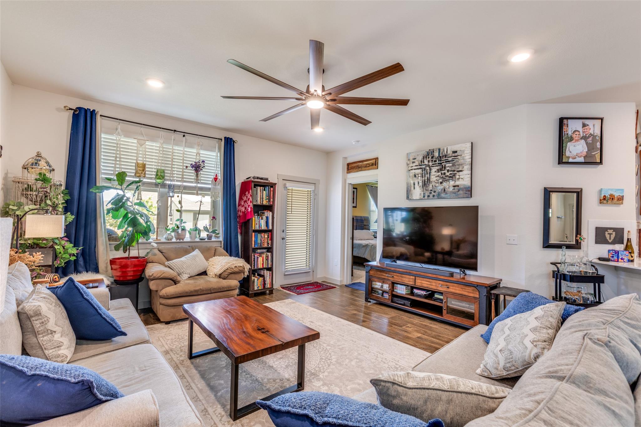 822 Pease River Way, Hutto, TX 78634