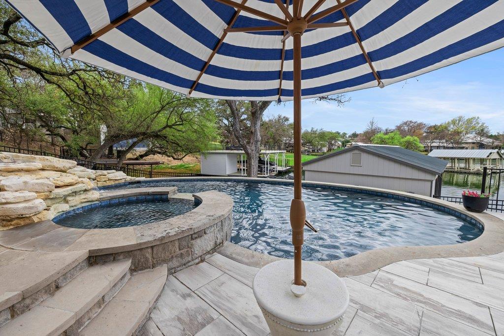 205 Beaver Cir, Horseshoe Bay, TX 78657