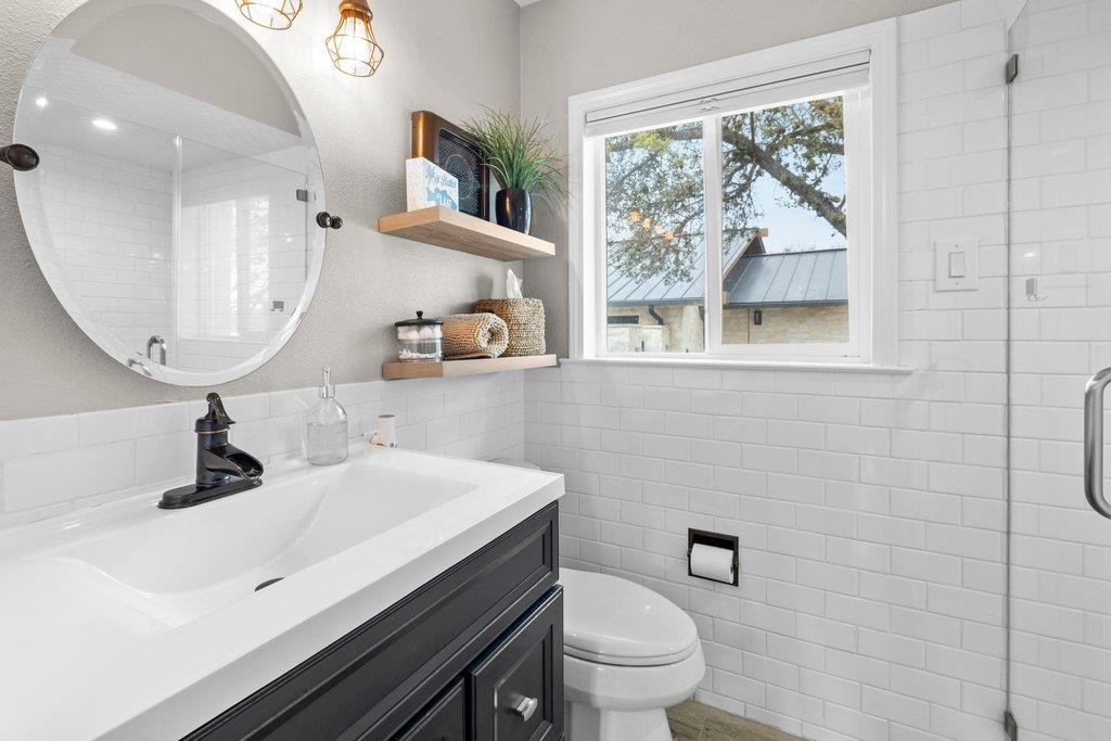 205 Beaver Cir, Horseshoe Bay, TX 78657