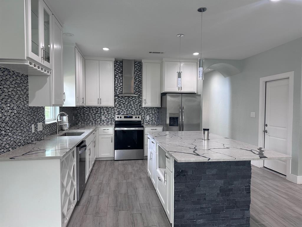 103 E Kikipua Ln, Bastrop, TX 78602