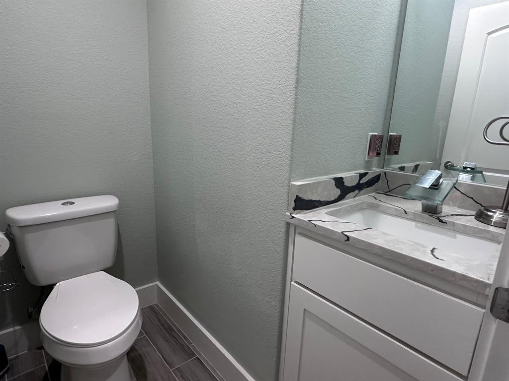 103 E Kikipua Ln, Bastrop, TX 78602