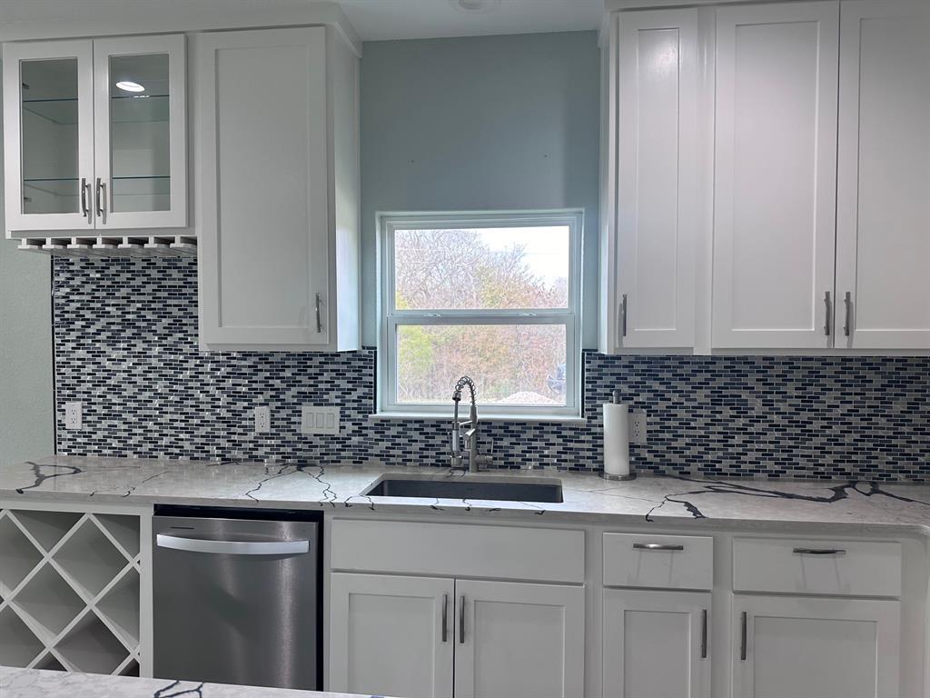 103 E Kikipua Ln, Bastrop, TX 78602