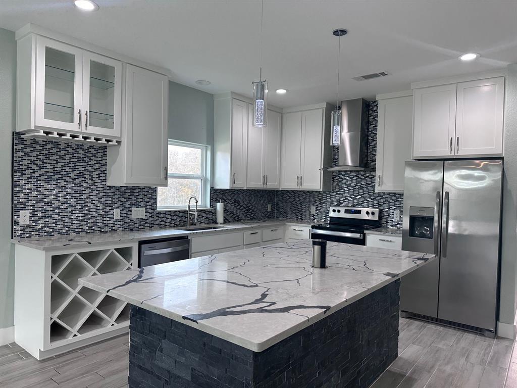 103 E Kikipua Ln, Bastrop, TX 78602