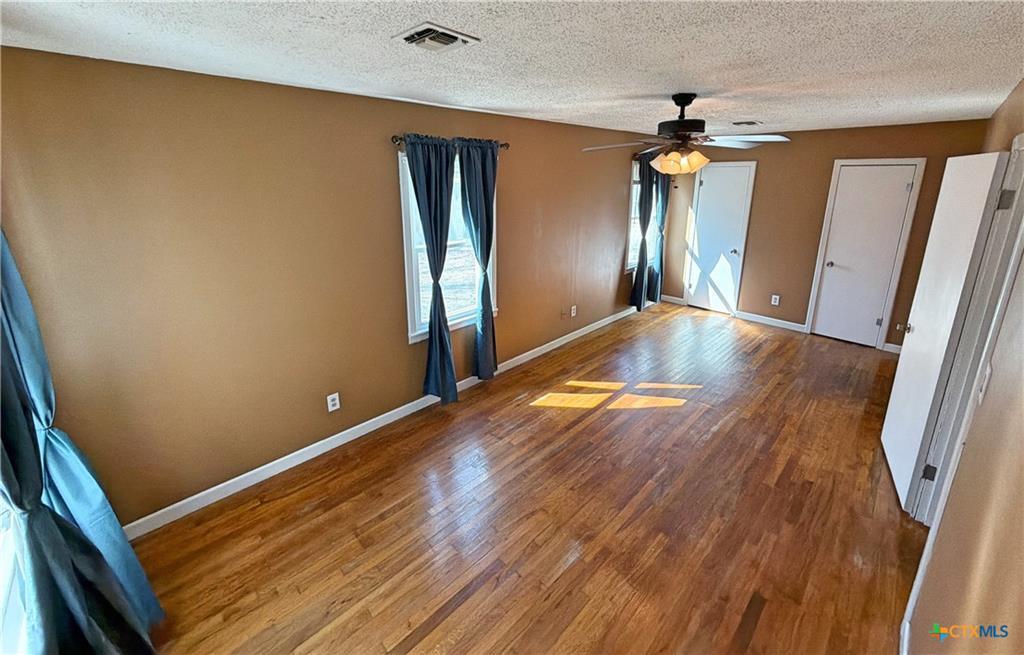 1001 E Main St, Little River Academy, TX 76554