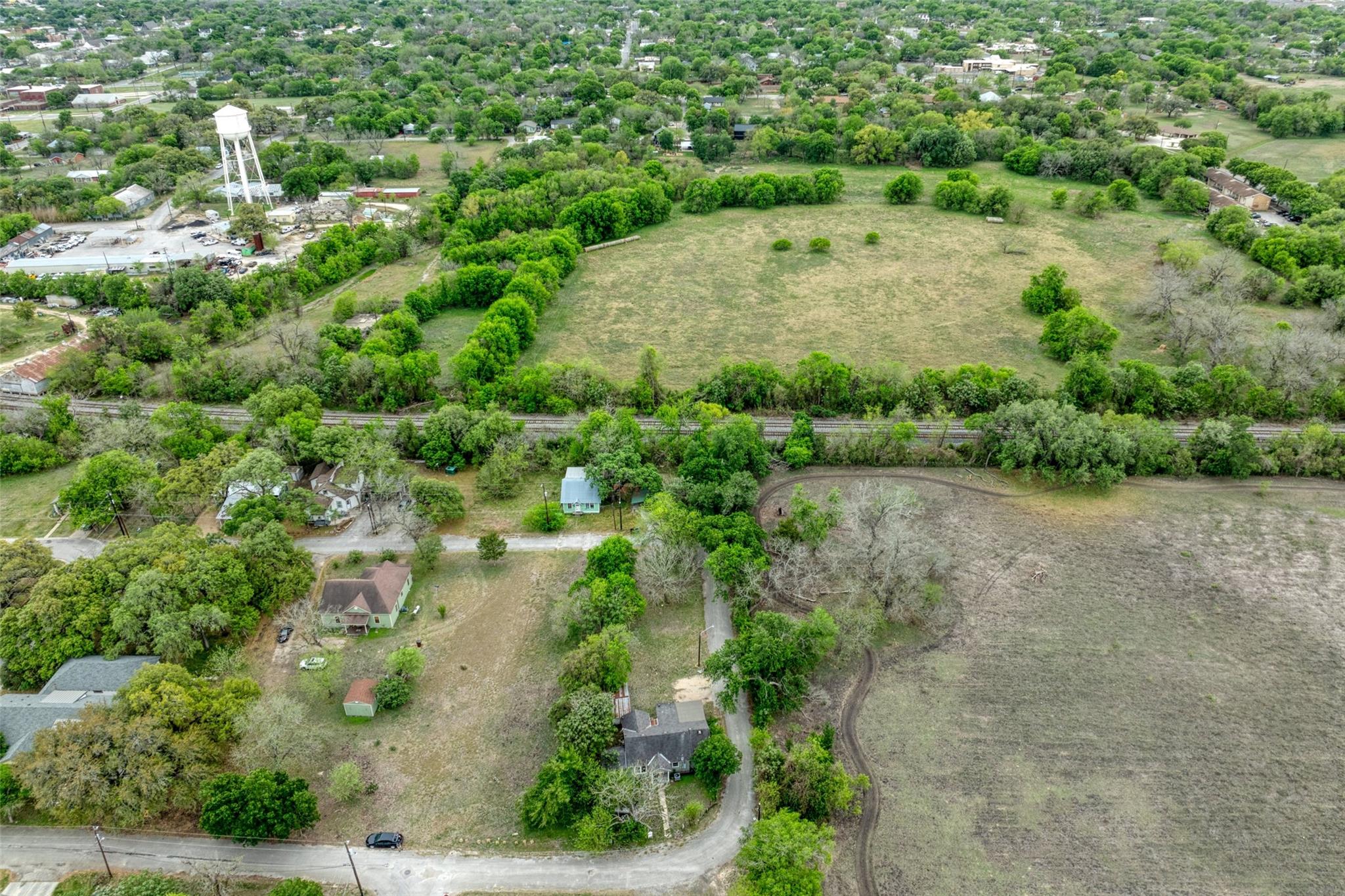 1002 Proctor St, Lockhart, TX 78644